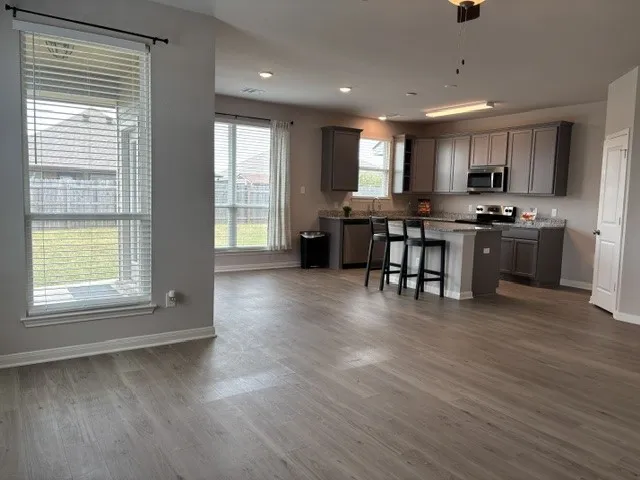 Living area, breakfast bar, eating area