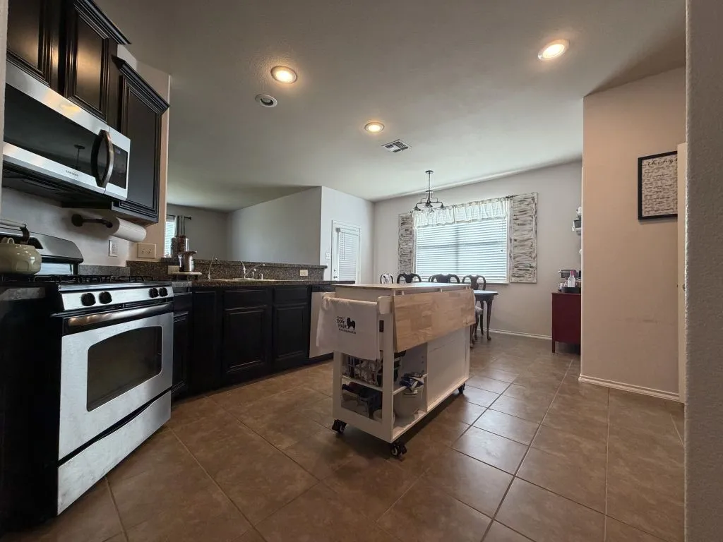 Single Family Residence For Sale in Kaufman County , 207 Patriot Parkway, Forney, Texas 75126, 4 Bedroom, 3 Bathroom, 2 Garage spaces, 2,527 Sqft, built in 2013, mls#21333712, Real Estate Agent in Forney, Homes For Sale in Kaufman county, Homes For Sale in Forney, Realtor in Forney Texas, Real Estate Brokerage Independent Realty Texas, Luminita Cordes Realtor