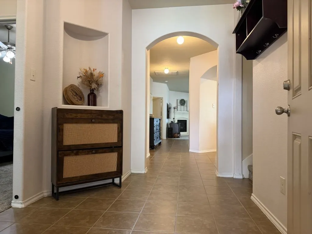 Single Family Residence For Sale in Kaufman County , 207 Patriot Parkway, Forney, Texas 75126, 4 Bedroom, 3 Bathroom, 2 Garage spaces, 2,527 Sqft, built in 2013, mls#21333712, Real Estate Agent in Forney, Homes For Sale in Kaufman county, Homes For Sale in Forney, Realtor in Forney Texas, Real Estate Brokerage Independent Realty Texas, Luminita Cordes Realtor