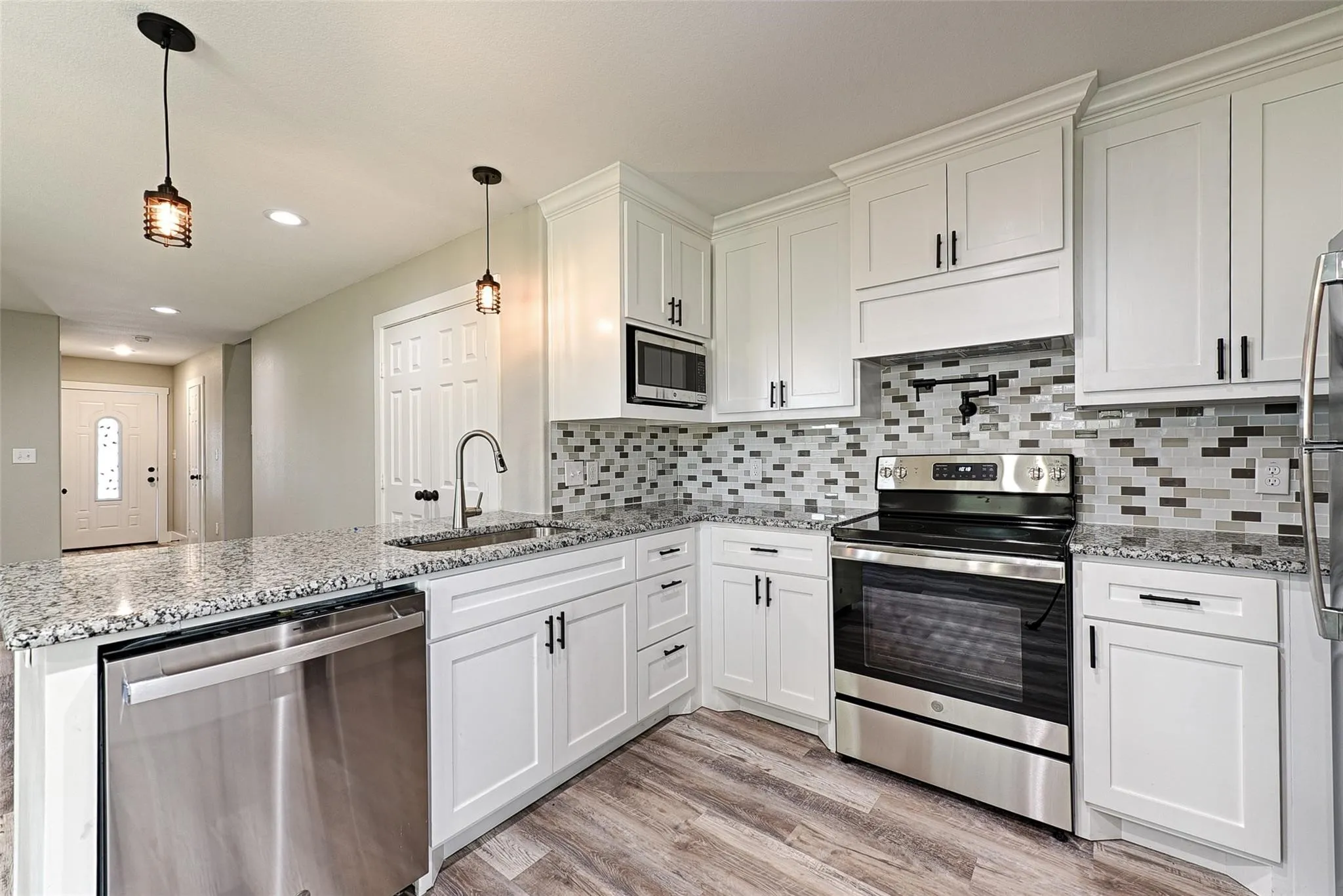 Duplex For Sale in Grayson County , 208-212 E Cherry Street, Sherman, Texas 75090, 6 Bedroom, 6 Bathroom, 2 Garage spaces, 3,224 Sqft, built in 2022, mls#21333389, Real Estate Agent in Sherman, Homes For Sale in Grayson county, Homes For Sale in Sherman, Realtor in Sherman Texas, Real Estate Brokerage Independent Realty Texas, Luminita Cordes Realtor