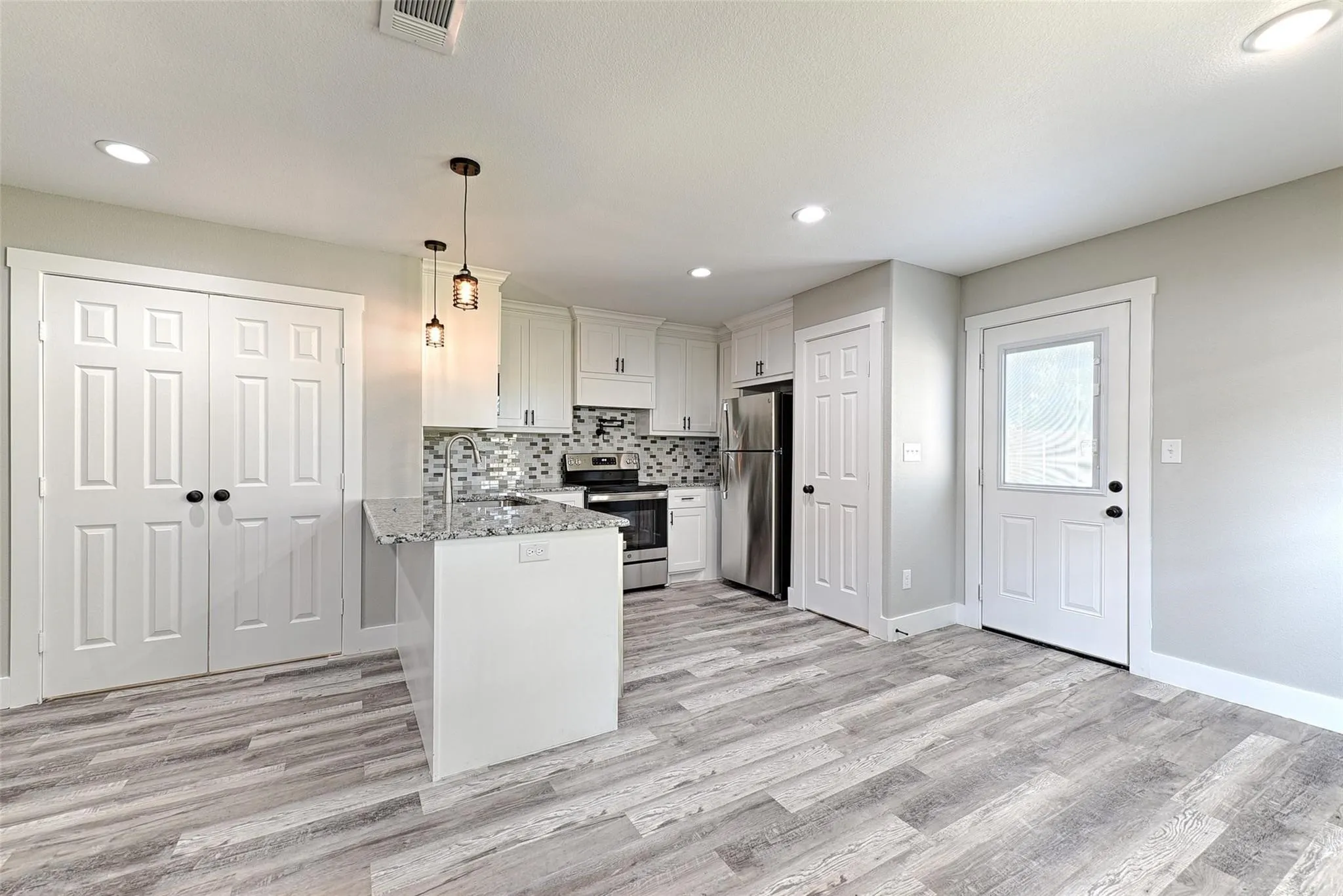 Duplex For Sale in Grayson County , 208-212 E Cherry Street, Sherman, Texas 75090, 6 Bedroom, 6 Bathroom, 2 Garage spaces, 3,224 Sqft, built in 2022, mls#21333389, Real Estate Agent in Sherman, Homes For Sale in Grayson county, Homes For Sale in Sherman, Realtor in Sherman Texas, Real Estate Brokerage Independent Realty Texas, Luminita Cordes Realtor