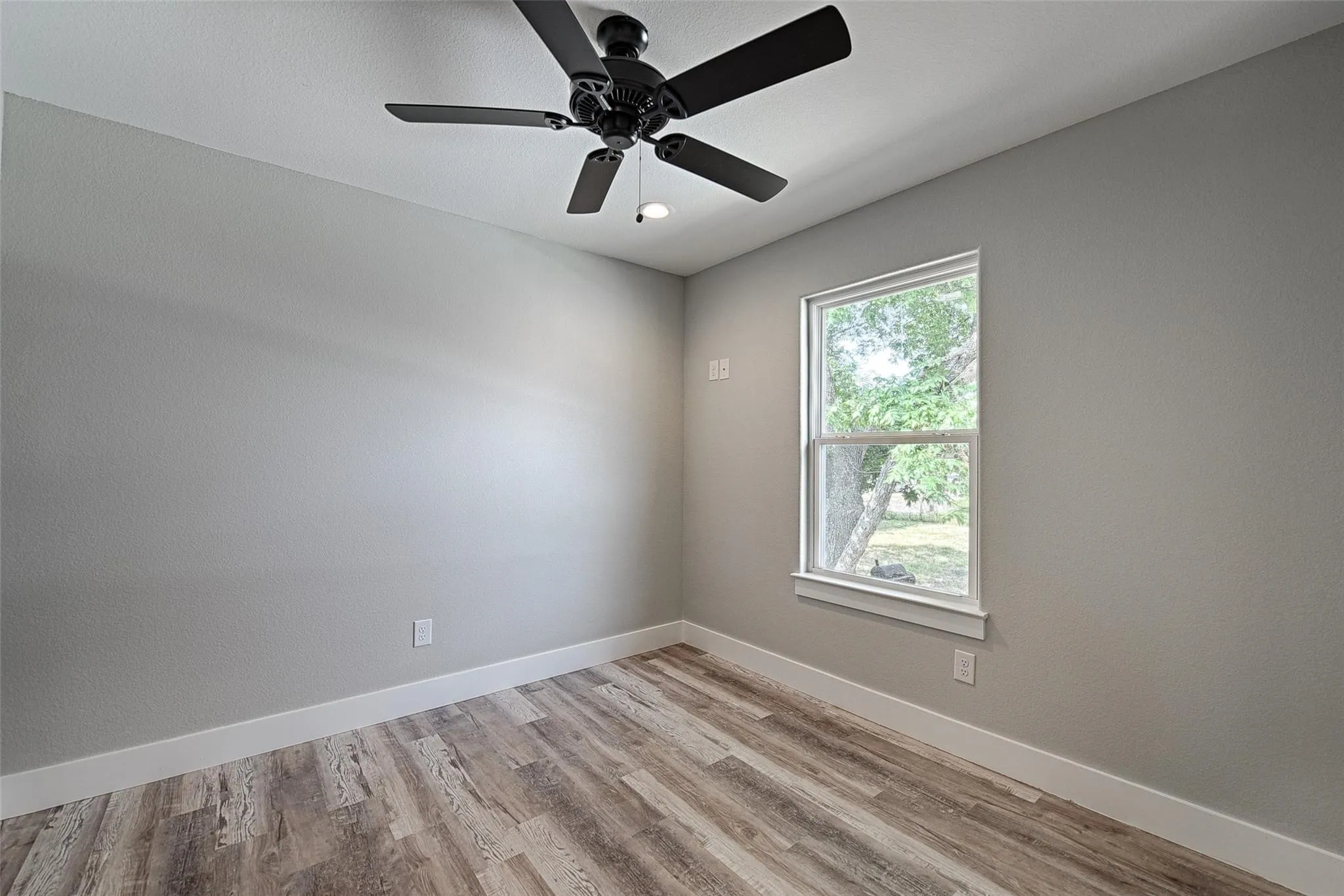 Duplex For Sale in Grayson County , 208-212 E Cherry Street, Sherman, Texas 75090, 6 Bedroom, 6 Bathroom, 2 Garage spaces, 3,224 Sqft, built in 2022, mls#21333389, Real Estate Agent in Sherman, Homes For Sale in Grayson county, Homes For Sale in Sherman, Realtor in Sherman Texas, Real Estate Brokerage Independent Realty Texas, Luminita Cordes Realtor
