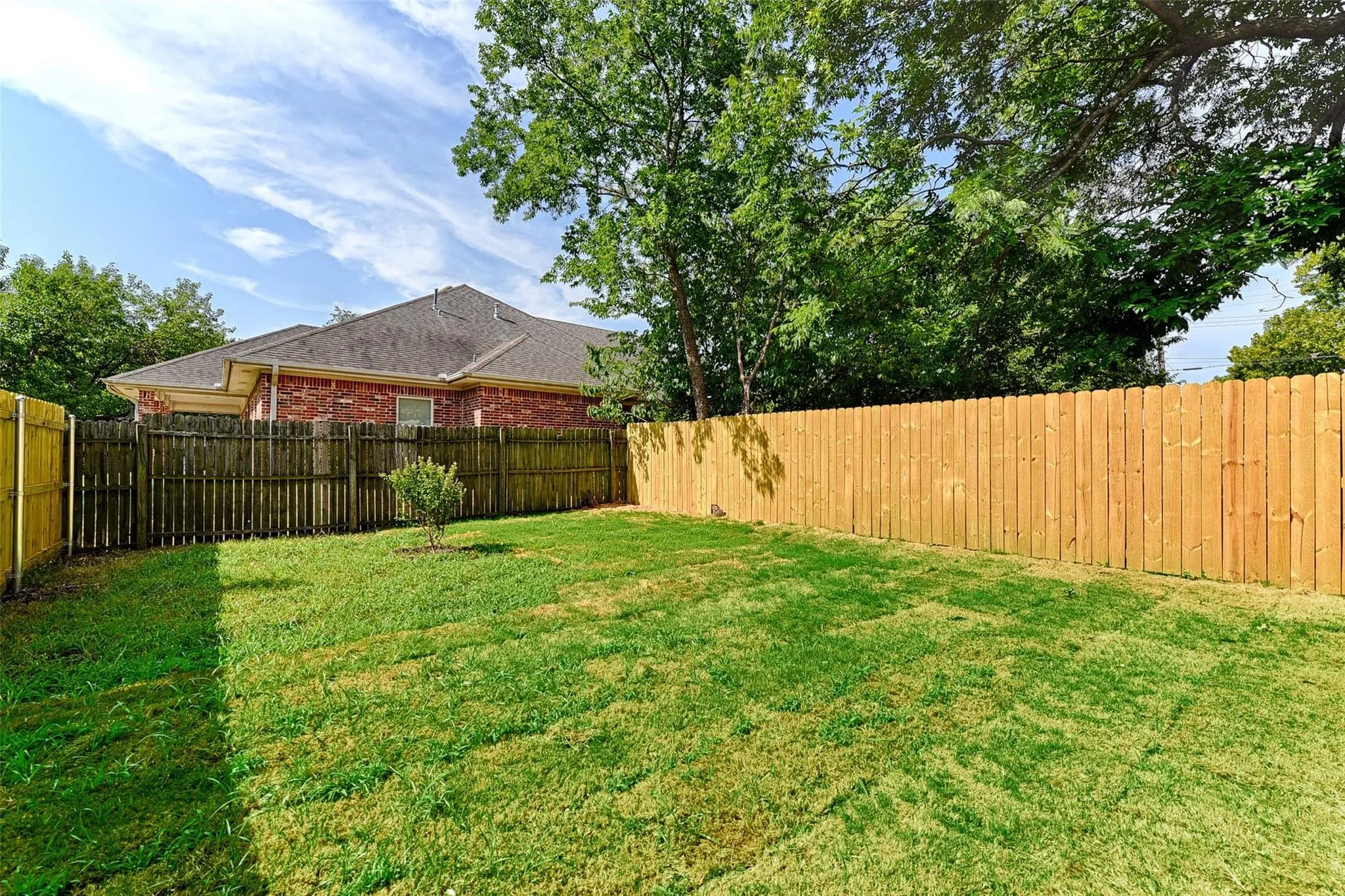 Duplex For Sale in Grayson County , 208-212 E Cherry Street, Sherman, Texas 75090, 6 Bedroom, 6 Bathroom, 2 Garage spaces, 3,224 Sqft, built in 2022, mls#21333389, Real Estate Agent in Sherman, Homes For Sale in Grayson county, Homes For Sale in Sherman, Realtor in Sherman Texas, Real Estate Brokerage Independent Realty Texas, Luminita Cordes Realtor