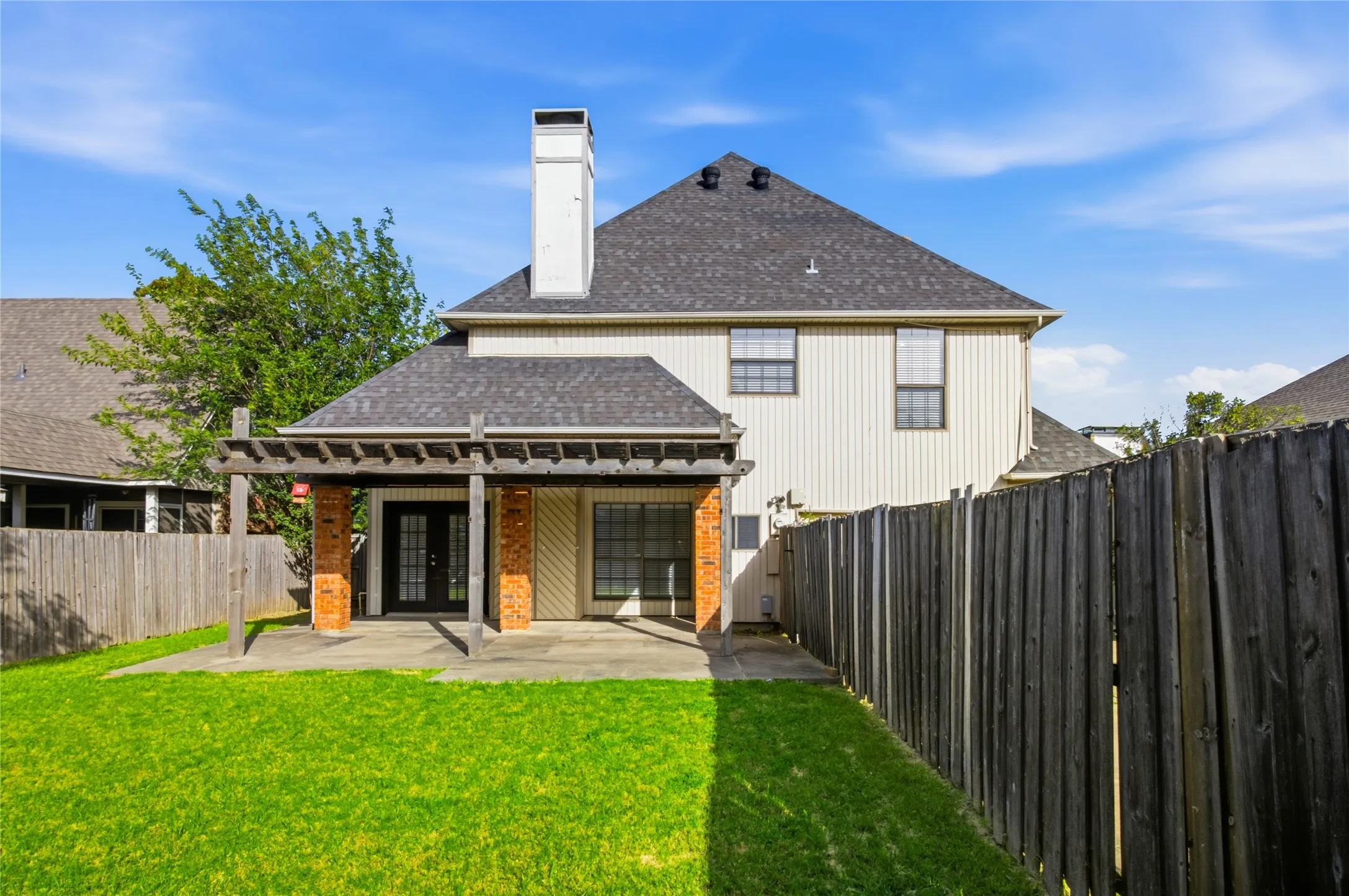 Single Family Residence For Sale in Denton County , 2115 Fawn Ridge Trail, Carrollton, Texas 75010, 3 Bedroom, 3 Bathroom, 2 Garage spaces, 2,621 Sqft, built in 1986, mls#21333625, Real Estate Agent in Carrollton, Homes For Sale in Denton county, Homes For Sale in Carrollton, Realtor in Carrollton Texas, Real Estate Brokerage Independent Realty Texas, Luminita Cordes Realtor