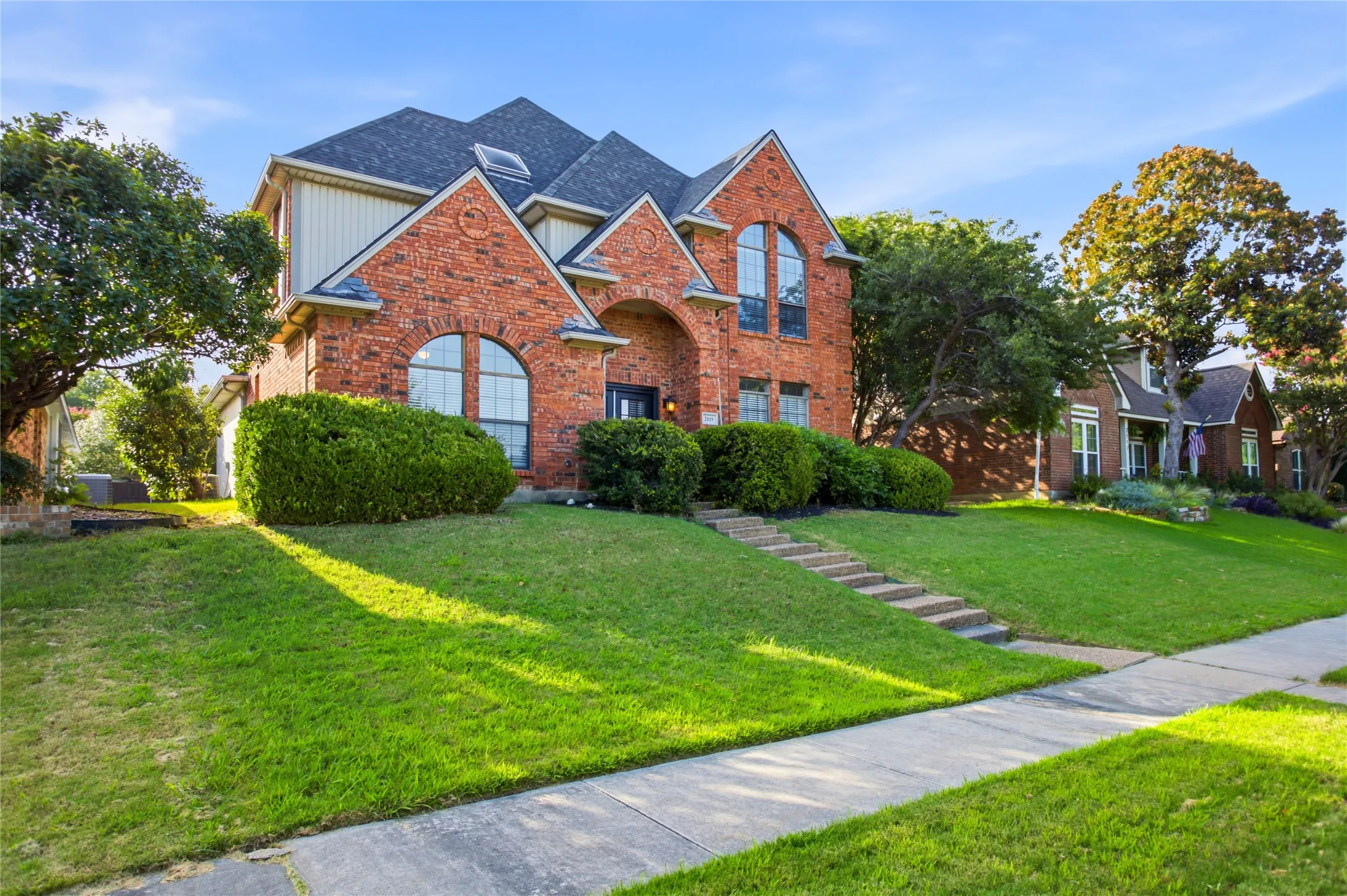 Single Family Residence For Sale in Denton County , 2115 Fawn Ridge Trail, Carrollton, Texas 75010, 3 Bedroom, 3 Bathroom, 2 Garage spaces, 2,621 Sqft, built in 1986, mls#21333625, Real Estate Agent in Carrollton, Homes For Sale in Denton county, Homes For Sale in Carrollton, Realtor in Carrollton Texas, Real Estate Brokerage Independent Realty Texas, Luminita Cordes Realtor
