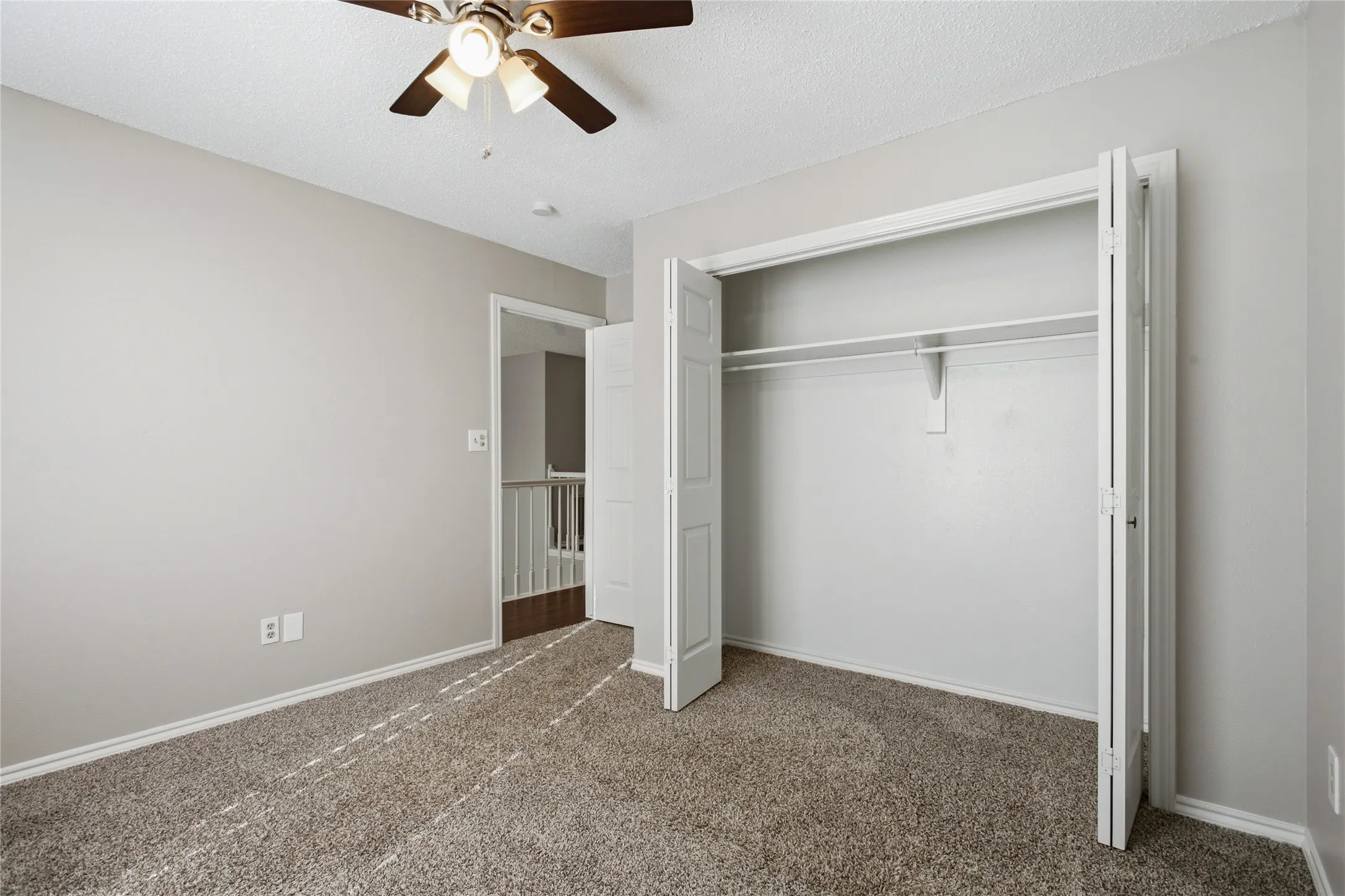 Single Family Residence For Sale in Denton County , 2115 Fawn Ridge Trail, Carrollton, Texas 75010, 3 Bedroom, 3 Bathroom, 2 Garage spaces, 2,621 Sqft, built in 1986, mls#21333625, Real Estate Agent in Carrollton, Homes For Sale in Denton county, Homes For Sale in Carrollton, Realtor in Carrollton Texas, Real Estate Brokerage Independent Realty Texas, Luminita Cordes Realtor