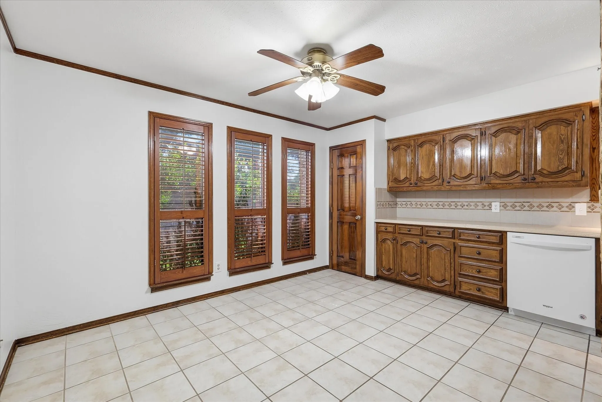 Single Family Residence For Rent in Denton County , 114 Stone Canyon Drive, Highland Village, Texas 75077, 4 Bedroom, 3 Bathroom, 2 Garage spaces, 2,607 Sqft, built in 1978, mls#21333302, Real Estate Agent in Highland Village, Homes For Rent in Denton county, Homes For Rent in Highland Village, Realtor in Highland Village Texas, Real Estate Brokerage Independent Realty Texas, Luminita Cordes Realtor