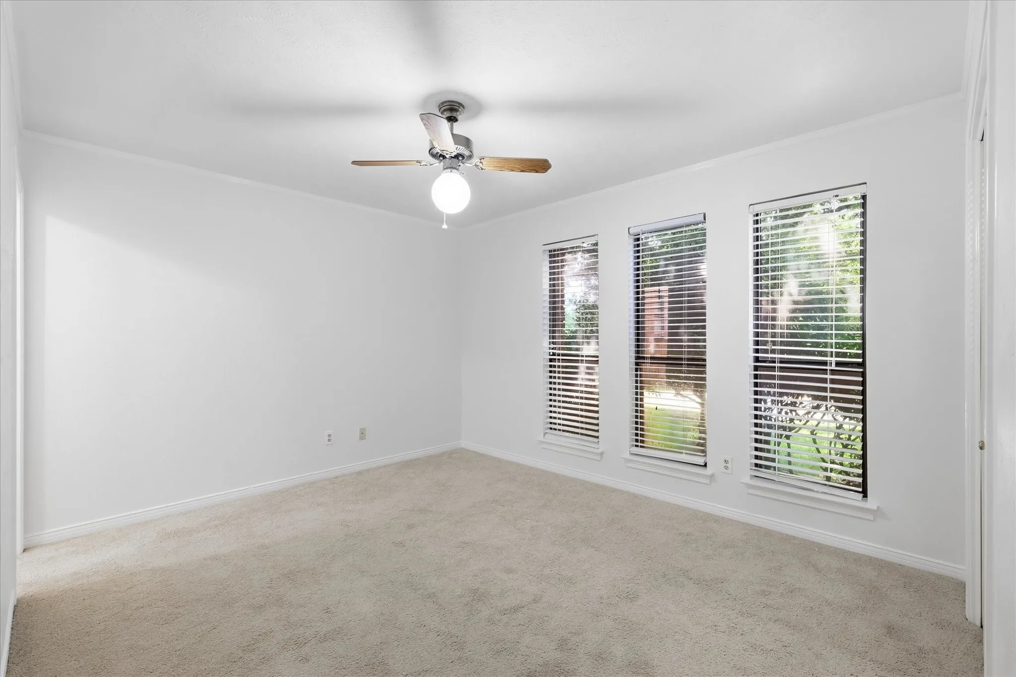 Single Family Residence For Rent in Denton County , 114 Stone Canyon Drive, Highland Village, Texas 75077, 4 Bedroom, 3 Bathroom, 2 Garage spaces, 2,607 Sqft, built in 1978, mls#21333302, Real Estate Agent in Highland Village, Homes For Rent in Denton county, Homes For Rent in Highland Village, Realtor in Highland Village Texas, Real Estate Brokerage Independent Realty Texas, Luminita Cordes Realtor