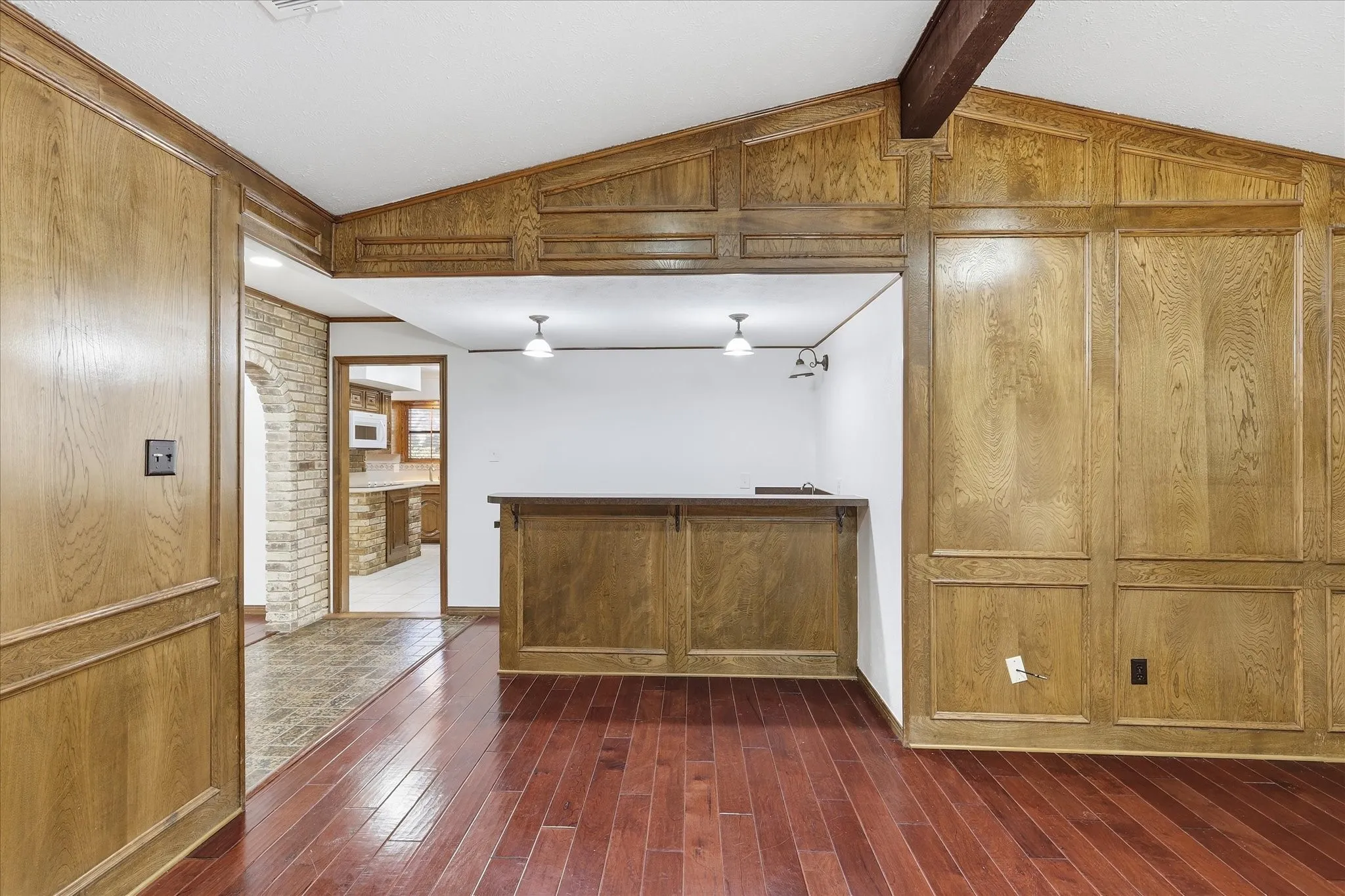 You and your guests will love the large wet bar in the living room!