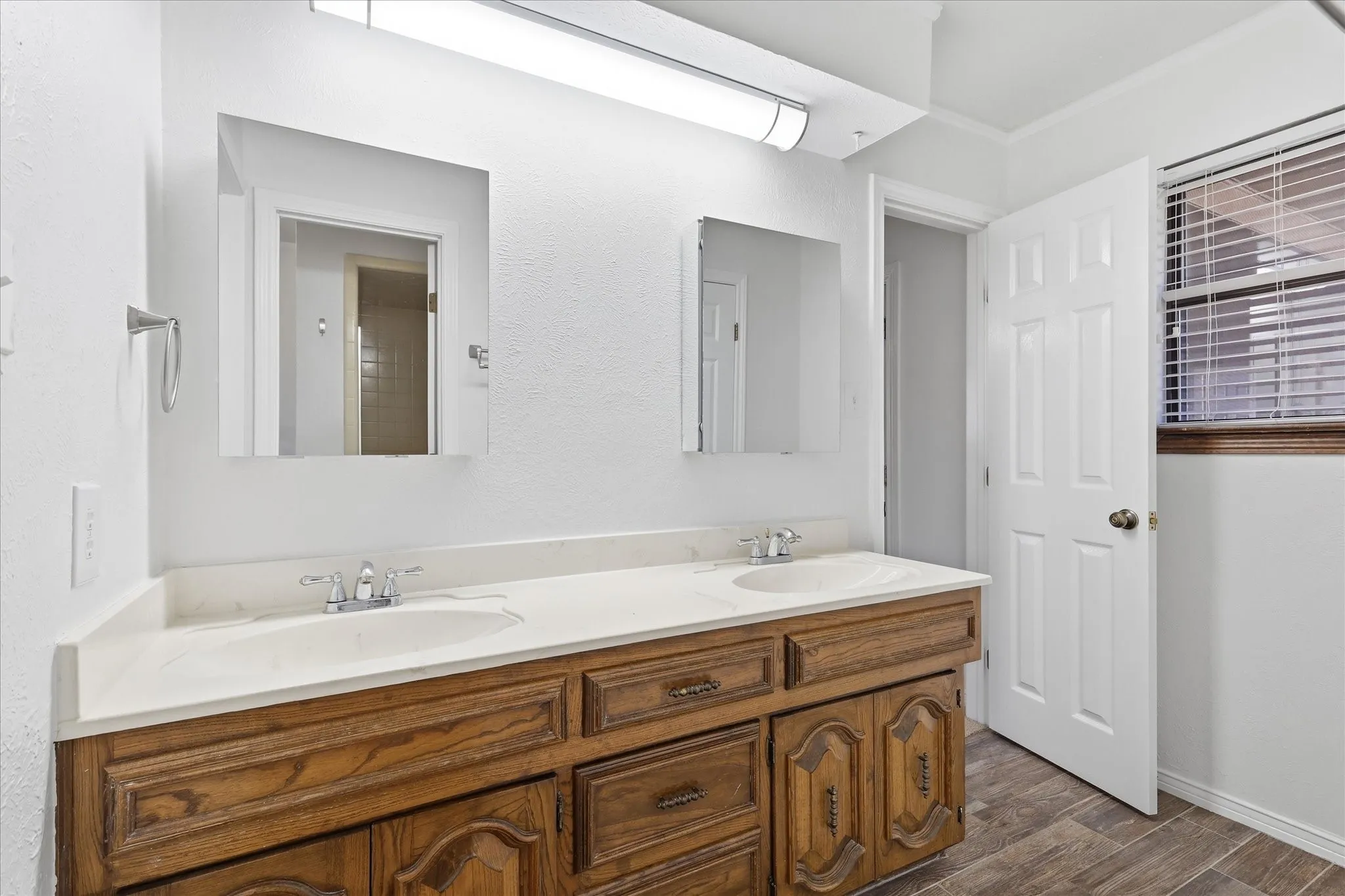 Single Family Residence For Rent in Denton County , 114 Stone Canyon Drive, Highland Village, Texas 75077, 4 Bedroom, 3 Bathroom, 2 Garage spaces, 2,607 Sqft, built in 1978, mls#21333302, Real Estate Agent in Highland Village, Homes For Rent in Denton county, Homes For Rent in Highland Village, Realtor in Highland Village Texas, Real Estate Brokerage Independent Realty Texas, Luminita Cordes Realtor