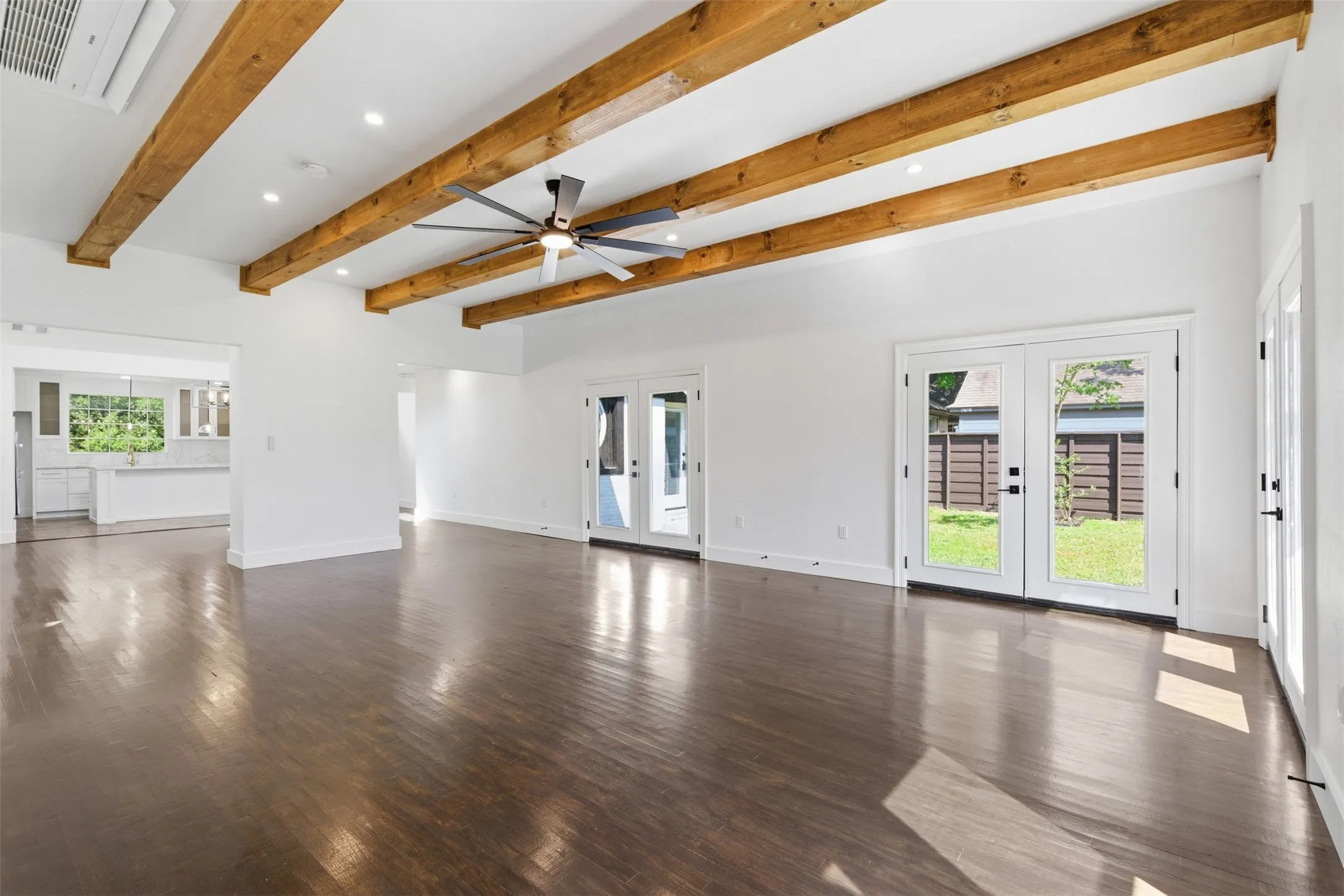 Single Family Residence For Sale in Dallas County , 1407 Tranquilla Drive, Dallas, Texas 75218, 4 Bedroom, 5 Bathroom, 2 Garage spaces, 4,397 Sqft, built in 1945, mls#21333737, Real Estate Agent in Dallas, Homes For Sale in Dallas county, Homes For Sale in Dallas, Realtor in Dallas Texas, Real Estate Brokerage Independent Realty Texas, Luminita Cordes Realtor