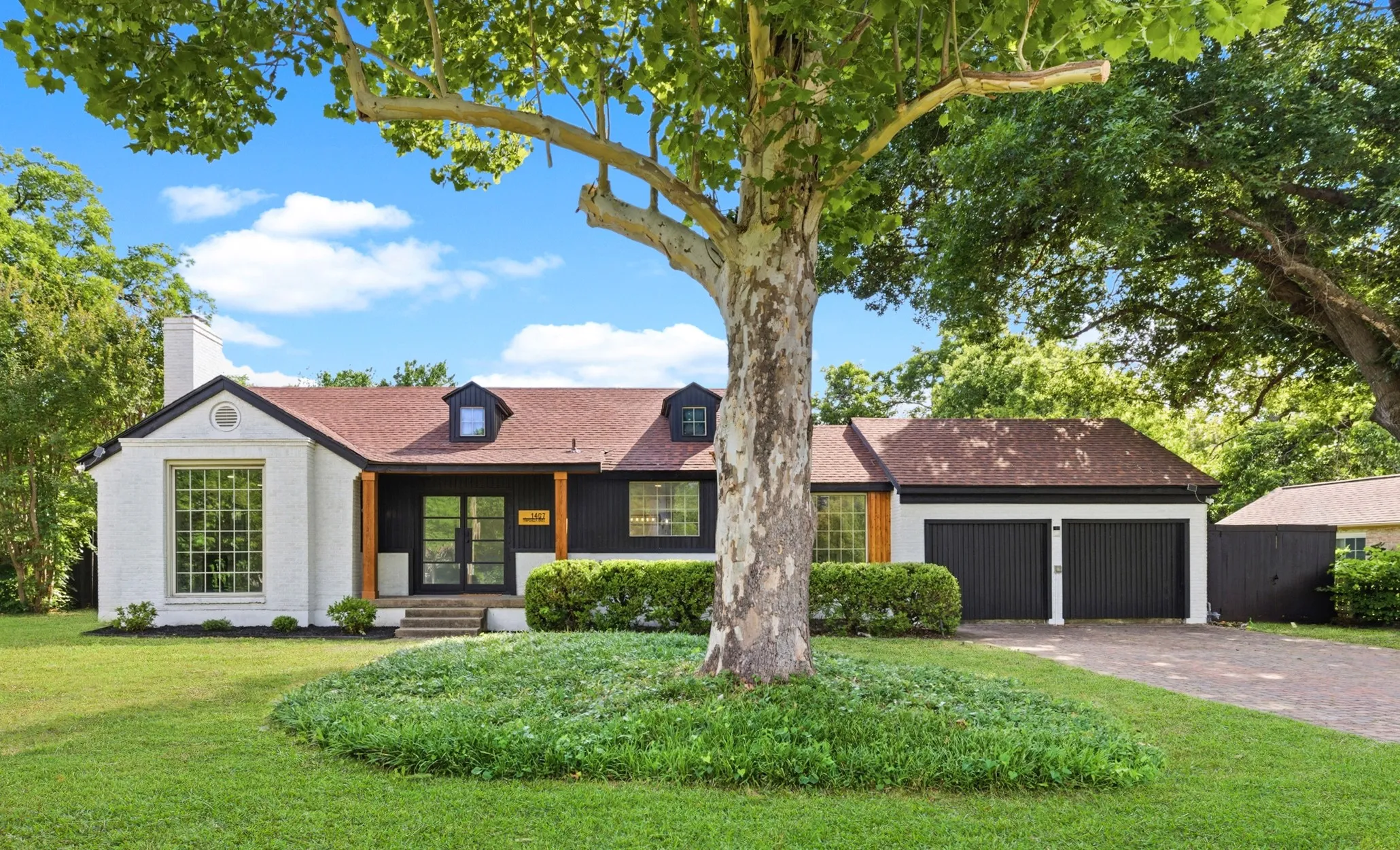 Single Family Residence For Sale in Dallas County , 1407 Tranquilla Drive, Dallas, Texas 75218, 4 Bedroom, 5 Bathroom, 2 Garage spaces, 4,397 Sqft, built in 1945, mls#21333737, Real Estate Agent in Dallas, Homes For Sale in Dallas county, Homes For Sale in Dallas, Realtor in Dallas Texas, Real Estate Brokerage Independent Realty Texas, Luminita Cordes Realtor