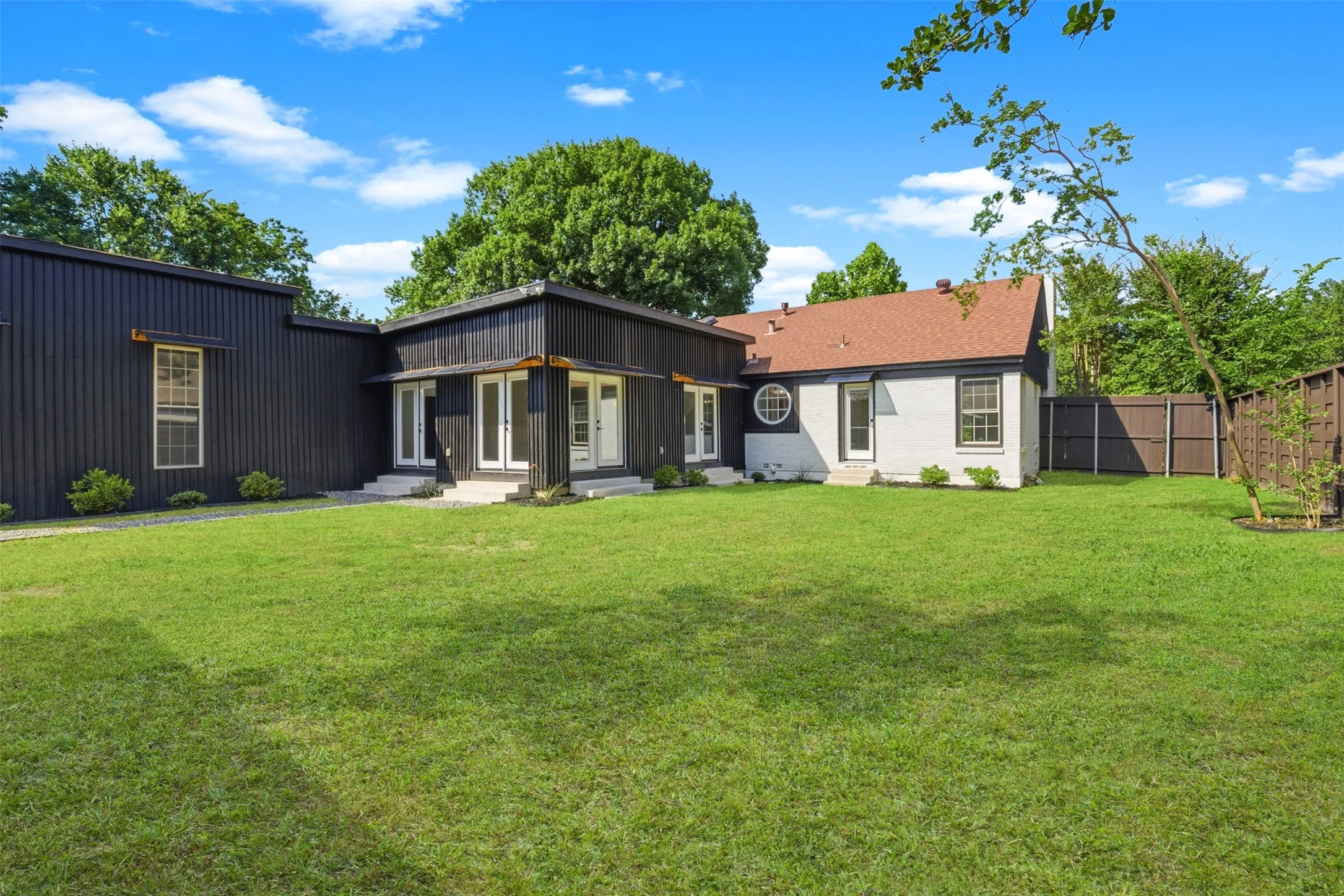 Single Family Residence For Sale in Dallas County , 1407 Tranquilla Drive, Dallas, Texas 75218, 4 Bedroom, 5 Bathroom, 2 Garage spaces, 4,397 Sqft, built in 1945, mls#21333737, Real Estate Agent in Dallas, Homes For Sale in Dallas county, Homes For Sale in Dallas, Realtor in Dallas Texas, Real Estate Brokerage Independent Realty Texas, Luminita Cordes Realtor