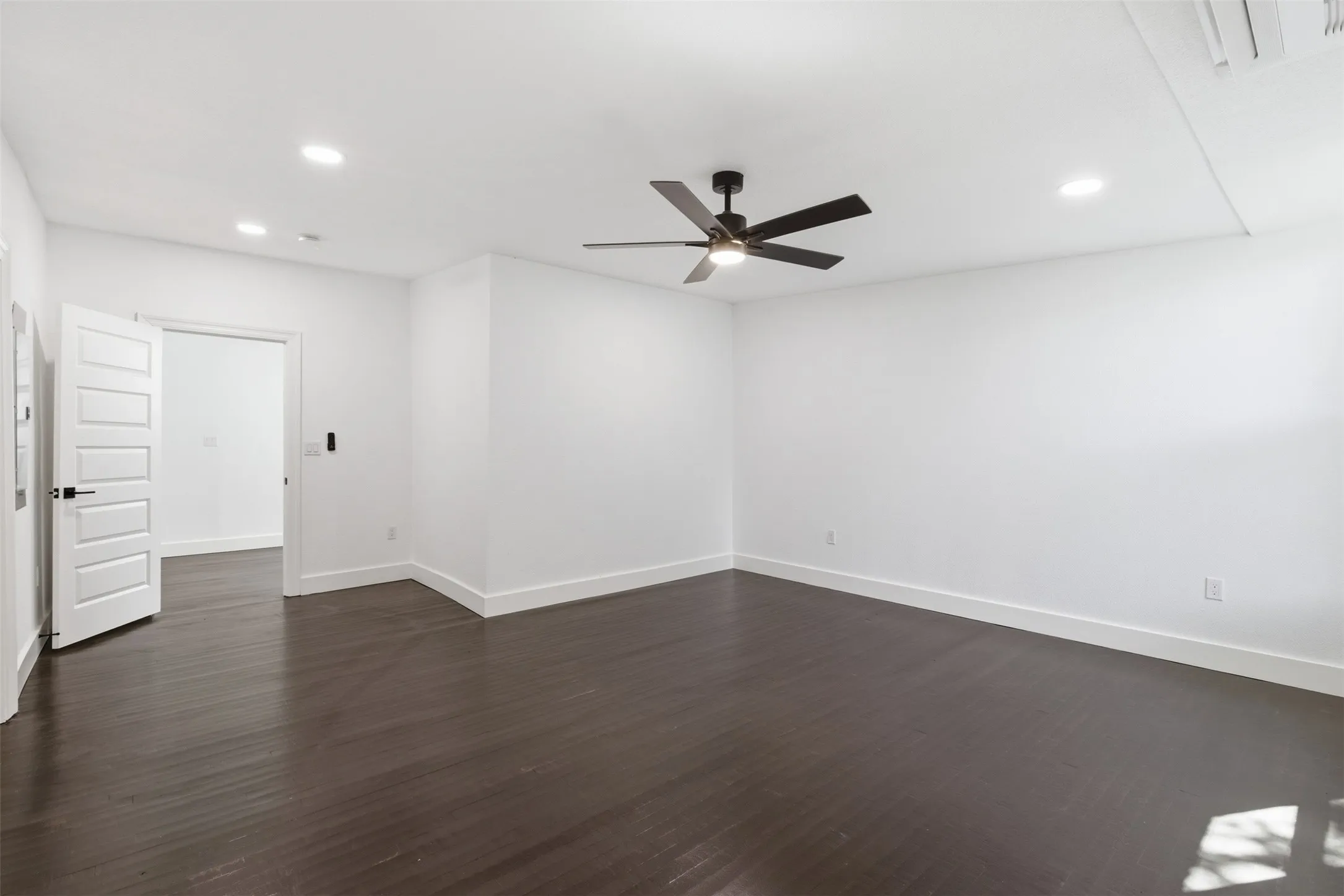 Single Family Residence For Sale in Dallas County , 1407 Tranquilla Drive, Dallas, Texas 75218, 4 Bedroom, 5 Bathroom, 2 Garage spaces, 4,397 Sqft, built in 1945, mls#21333737, Real Estate Agent in Dallas, Homes For Sale in Dallas county, Homes For Sale in Dallas, Realtor in Dallas Texas, Real Estate Brokerage Independent Realty Texas, Luminita Cordes Realtor