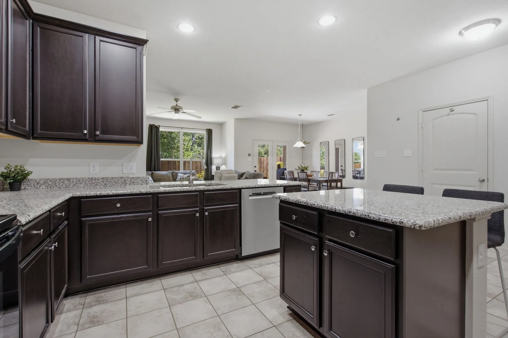 Single Family Residence For Sale in Denton County , 5005 Marina Drive, Denton, Texas 76208, 4 Bedroom, 3 Bathroom, 2 Garage spaces, 2,608 Sqft, built in 2015, mls#21333268, Real Estate Agent in Denton, Homes For Sale in Denton county, Homes For Sale in Denton, Realtor in Denton Texas, Real Estate Brokerage Independent Realty Texas, Luminita Cordes Realtor