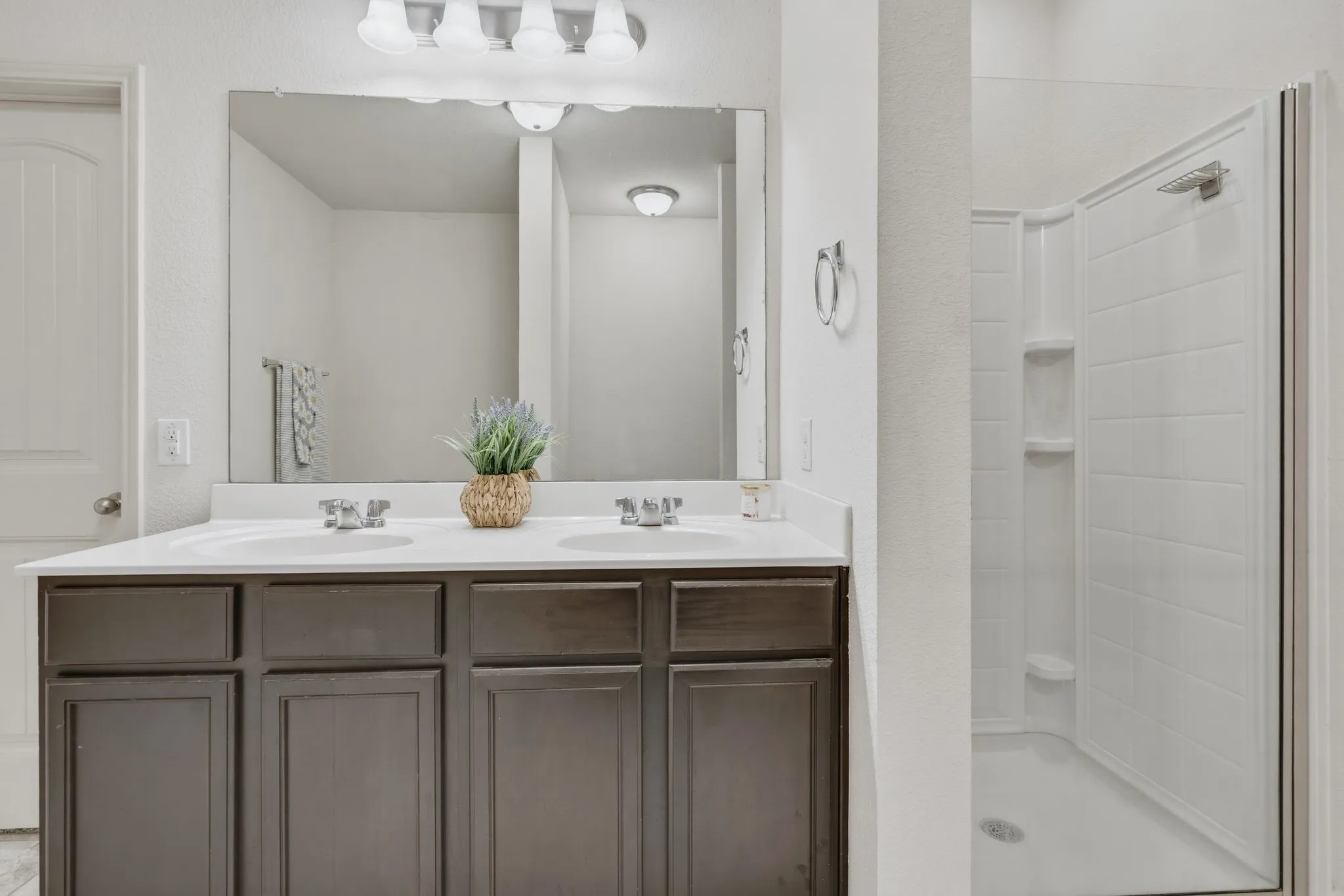 Single Family Residence For Sale in Denton County , 5005 Marina Drive, Denton, Texas 76208, 4 Bedroom, 3 Bathroom, 2 Garage spaces, 2,608 Sqft, built in 2015, mls#21333268, Real Estate Agent in Denton, Homes For Sale in Denton county, Homes For Sale in Denton, Realtor in Denton Texas, Real Estate Brokerage Independent Realty Texas, Luminita Cordes Realtor
