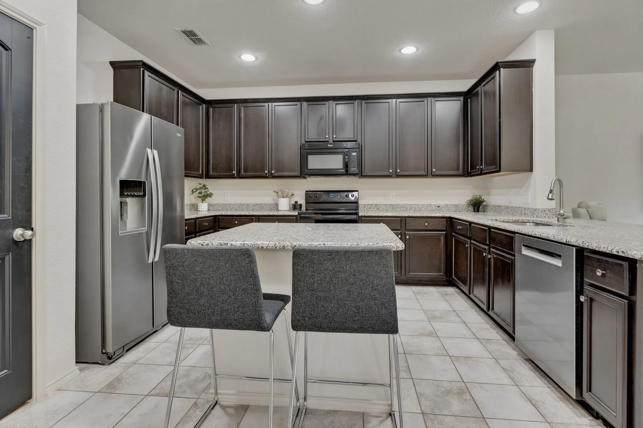 granite countertops, Bosch dishwasher