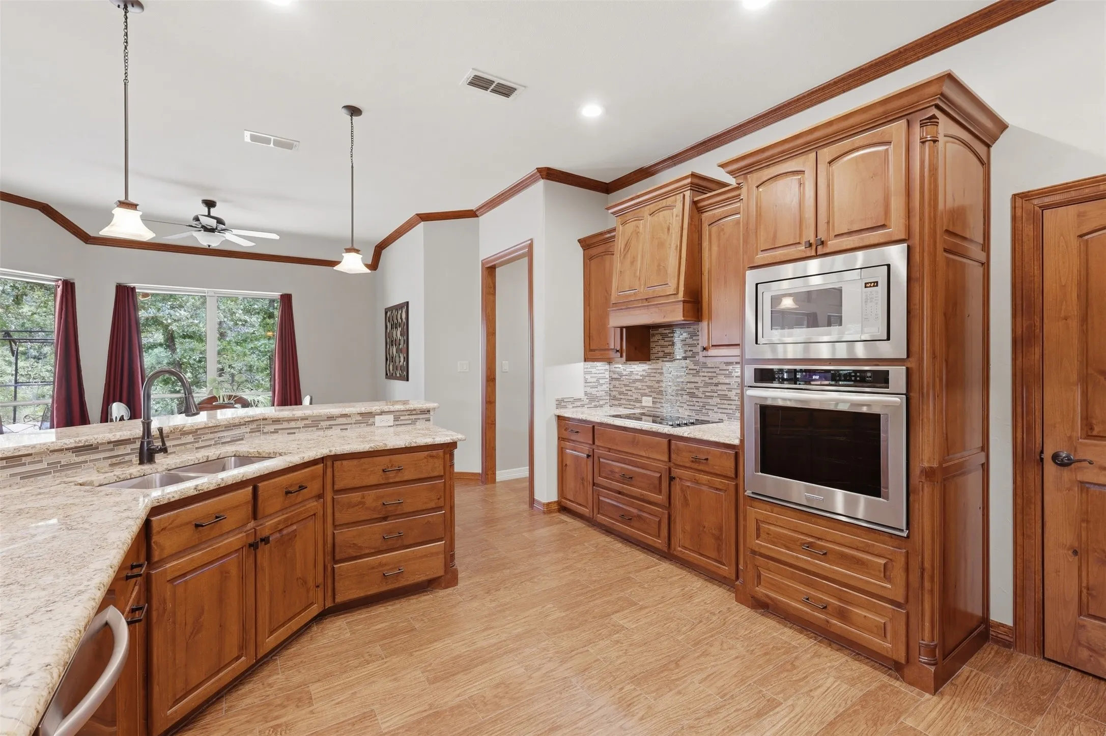 Single Family Residence For Sale in Hopkins County , 118 Katie Ridge, Sulphur Springs, Texas 75482, 4 Bedroom, 3 Bathroom, 3 Garage spaces, 3,243 Sqft, built in 2016, mls#21333595, Real Estate Agent in Sulphur Springs, Homes For Sale in Hopkins county, Homes For Sale in Sulphur Springs, Realtor in Sulphur Springs Texas, Real Estate Brokerage Independent Realty Texas, Luminita Cordes Realtor