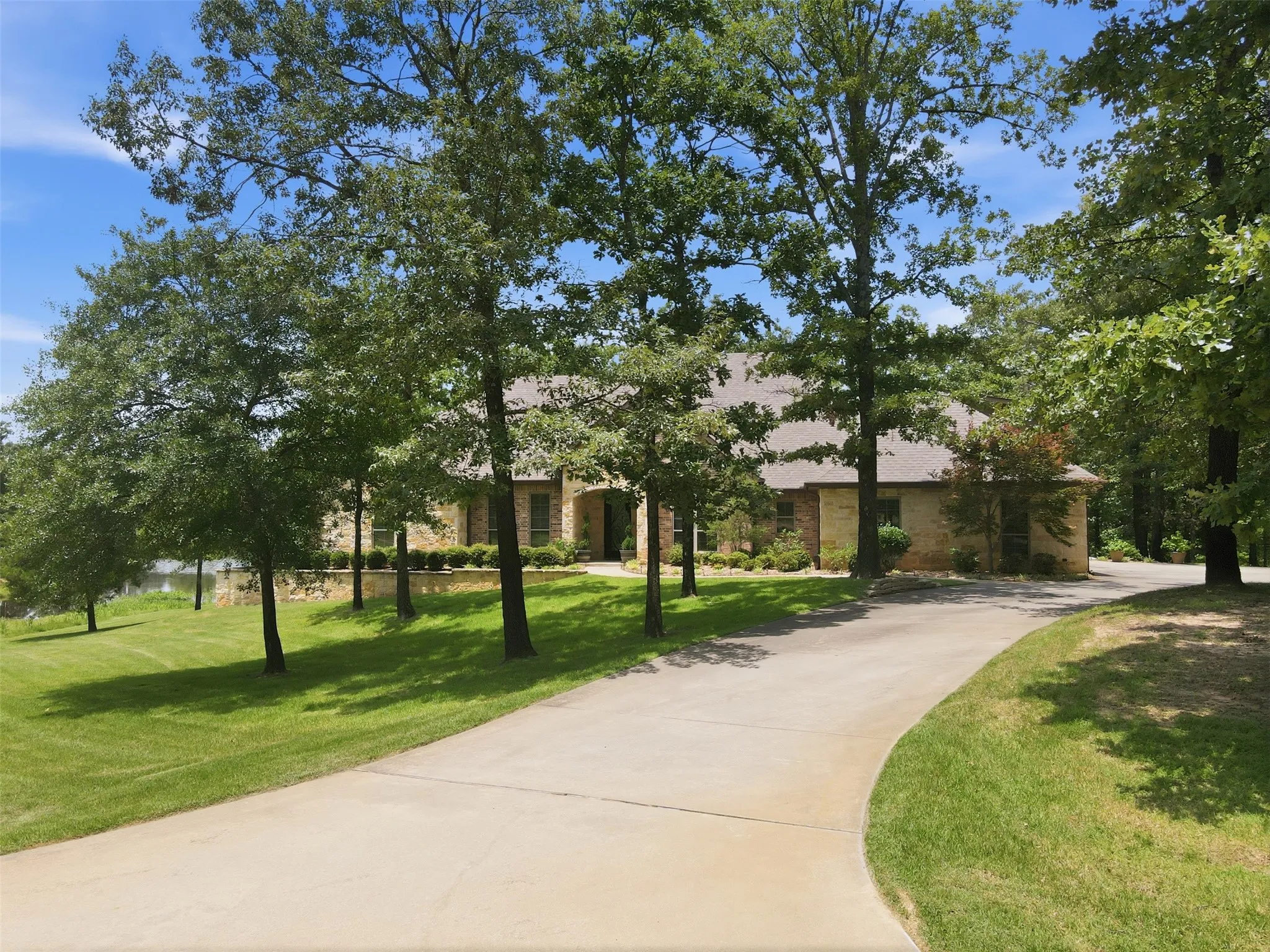 Single Family Residence For Sale in Hopkins County , 118 Katie Ridge, Sulphur Springs, Texas 75482, 4 Bedroom, 3 Bathroom, 3 Garage spaces, 3,243 Sqft, built in 2016, mls#21333595, Real Estate Agent in Sulphur Springs, Homes For Sale in Hopkins county, Homes For Sale in Sulphur Springs, Realtor in Sulphur Springs Texas, Real Estate Brokerage Independent Realty Texas, Luminita Cordes Realtor