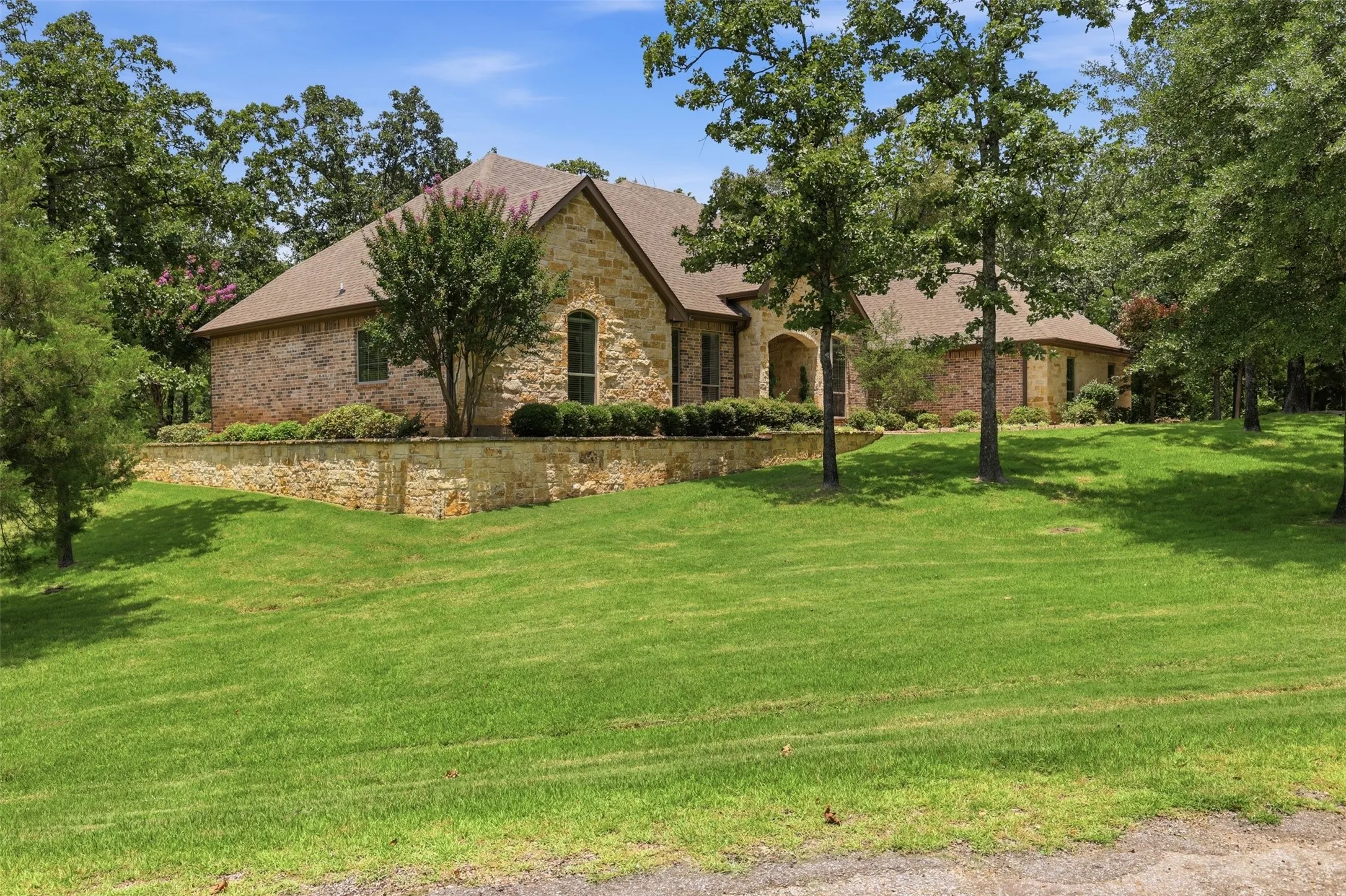 Single Family Residence For Sale in Hopkins County , 118 Katie Ridge, Sulphur Springs, Texas 75482, 4 Bedroom, 3 Bathroom, 3 Garage spaces, 3,243 Sqft, built in 2016, mls#21333595, Real Estate Agent in Sulphur Springs, Homes For Sale in Hopkins county, Homes For Sale in Sulphur Springs, Realtor in Sulphur Springs Texas, Real Estate Brokerage Independent Realty Texas, Luminita Cordes Realtor