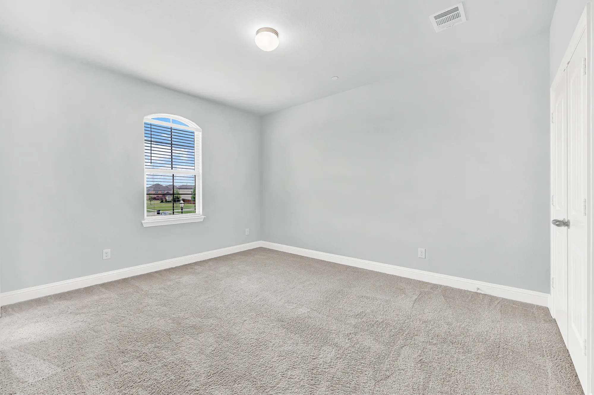 Single Family Residence For Sale in Dallas County , 295 Crystal Cove, Sunnyvale, Texas 75182, 6 Bedroom, 6 Bathroom, 3 Garage spaces, 4,800 Sqft, built in 2020, mls#21326828, Real Estate Agent in Sunnyvale, Homes For Sale in Dallas county, Homes For Sale in Sunnyvale, Realtor in Sunnyvale Texas, Real Estate Brokerage Independent Realty Texas, Luminita Cordes Realtor
