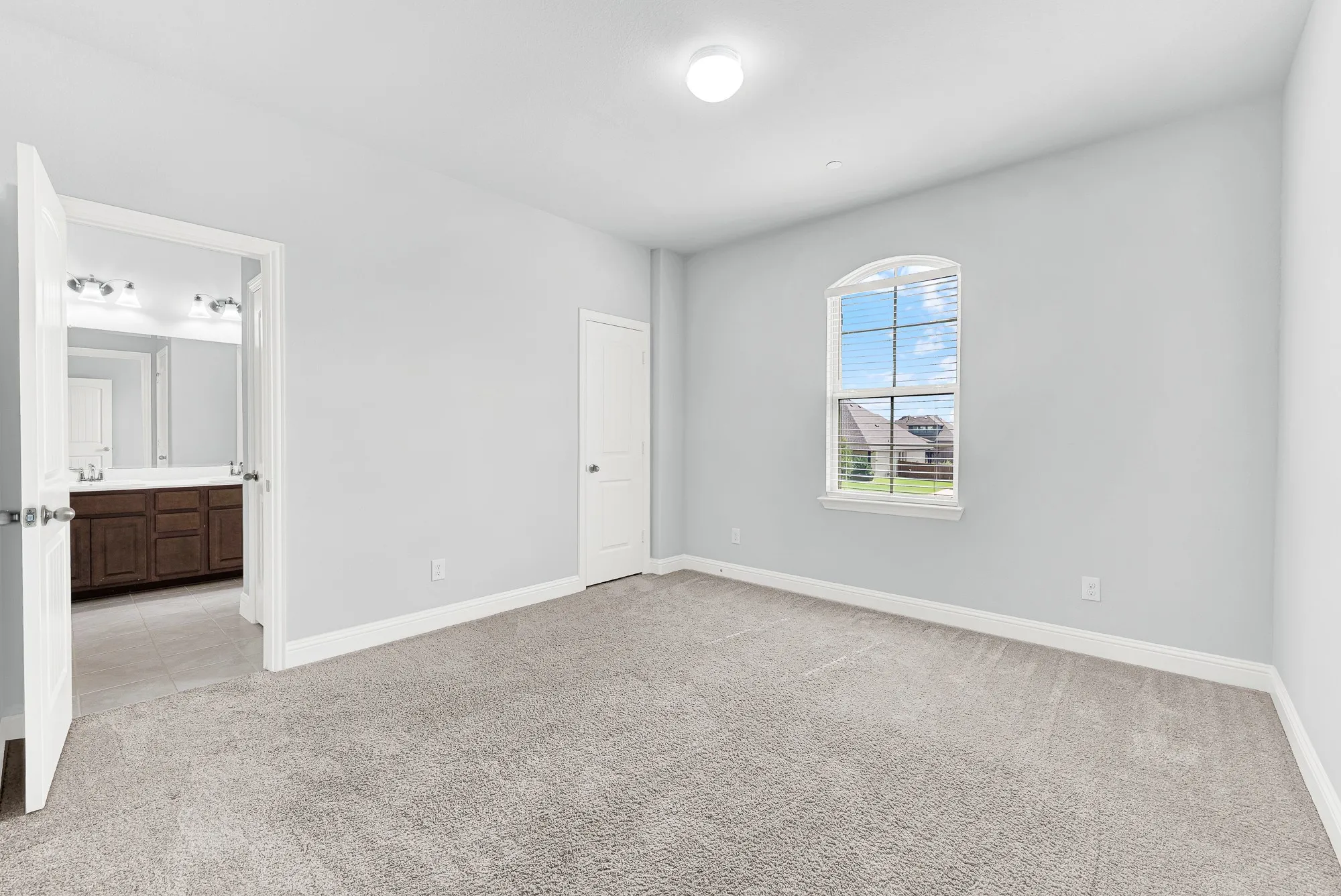 Single Family Residence For Sale in Dallas County , 295 Crystal Cove, Sunnyvale, Texas 75182, 6 Bedroom, 6 Bathroom, 3 Garage spaces, 4,800 Sqft, built in 2020, mls#21326828, Real Estate Agent in Sunnyvale, Homes For Sale in Dallas county, Homes For Sale in Sunnyvale, Realtor in Sunnyvale Texas, Real Estate Brokerage Independent Realty Texas, Luminita Cordes Realtor