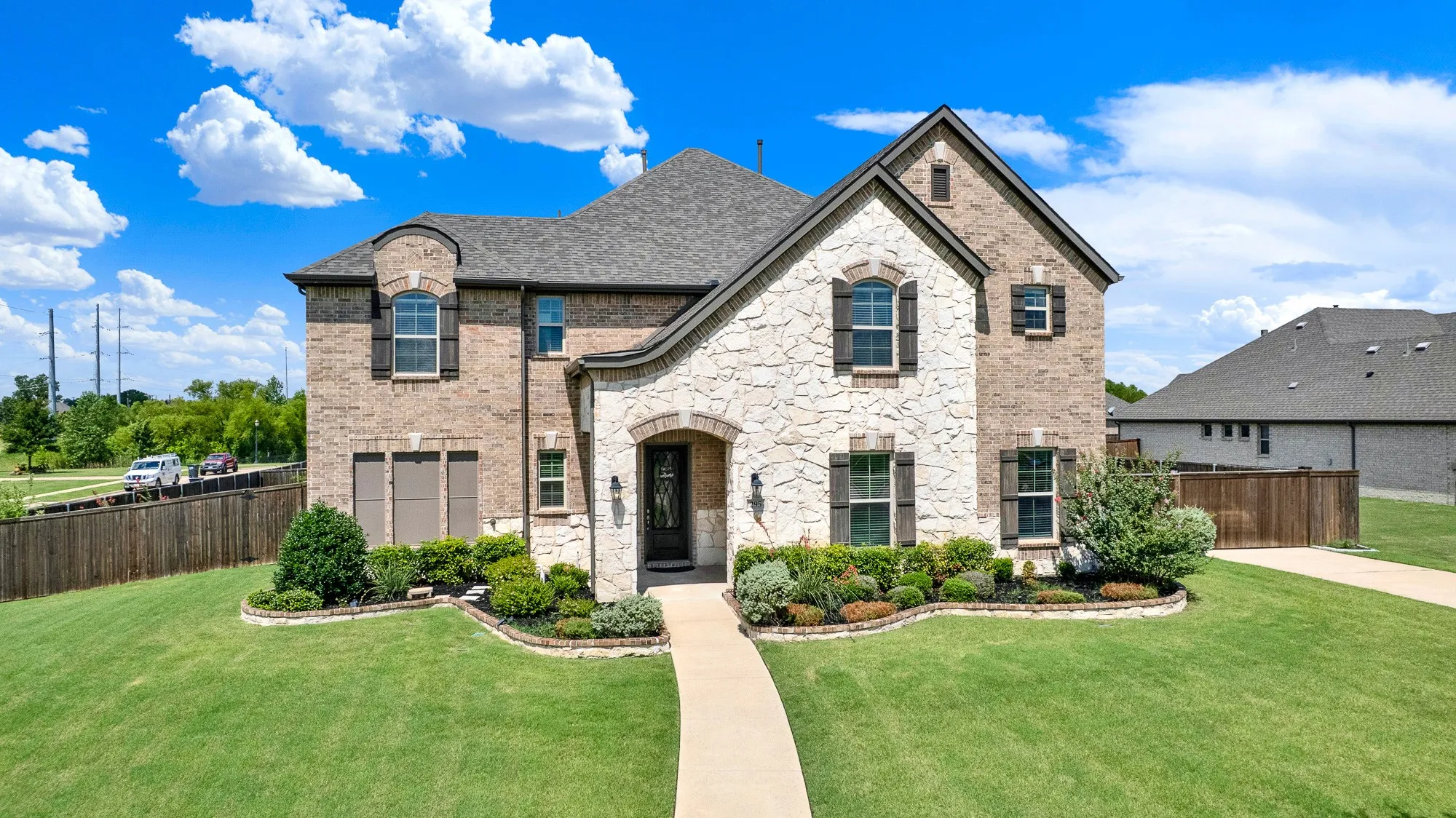 Single Family Residence For Sale in Dallas County , 295 Crystal Cove, Sunnyvale, Texas 75182, 6 Bedroom, 6 Bathroom, 3 Garage spaces, 4,800 Sqft, built in 2020, mls#21326828, Real Estate Agent in Sunnyvale, Homes For Sale in Dallas county, Homes For Sale in Sunnyvale, Realtor in Sunnyvale Texas, Real Estate Brokerage Independent Realty Texas, Luminita Cordes Realtor