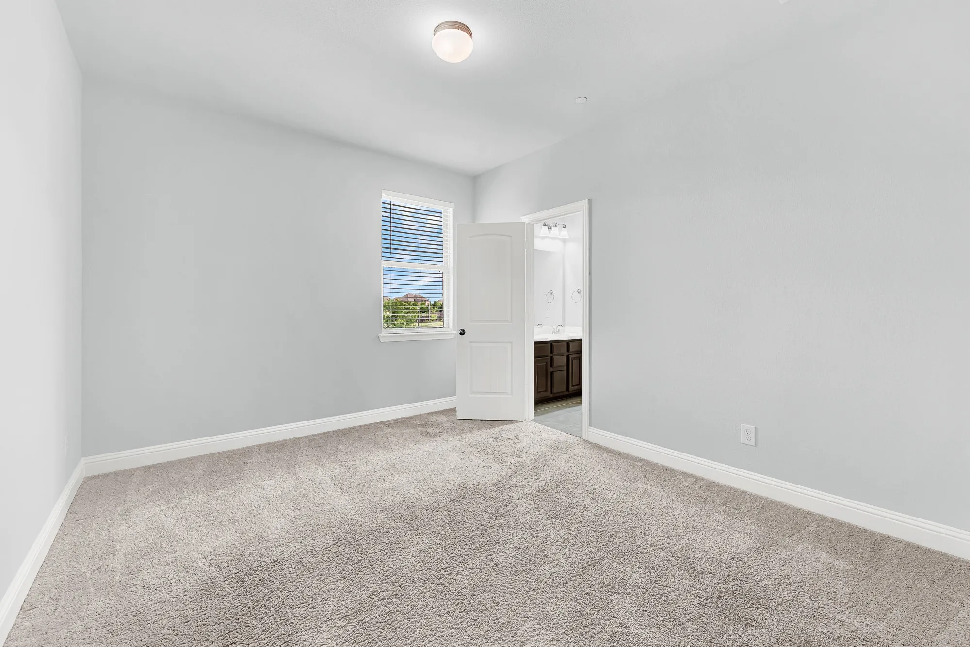 Single Family Residence For Sale in Dallas County , 295 Crystal Cove, Sunnyvale, Texas 75182, 6 Bedroom, 6 Bathroom, 3 Garage spaces, 4,800 Sqft, built in 2020, mls#21326828, Real Estate Agent in Sunnyvale, Homes For Sale in Dallas county, Homes For Sale in Sunnyvale, Realtor in Sunnyvale Texas, Real Estate Brokerage Independent Realty Texas, Luminita Cordes Realtor