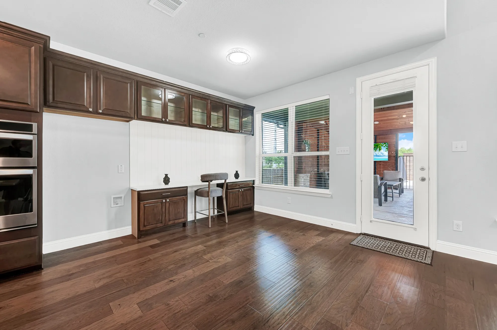 Single Family Residence For Sale in Dallas County , 295 Crystal Cove, Sunnyvale, Texas 75182, 6 Bedroom, 6 Bathroom, 3 Garage spaces, 4,800 Sqft, built in 2020, mls#21326828, Real Estate Agent in Sunnyvale, Homes For Sale in Dallas county, Homes For Sale in Sunnyvale, Realtor in Sunnyvale Texas, Real Estate Brokerage Independent Realty Texas, Luminita Cordes Realtor