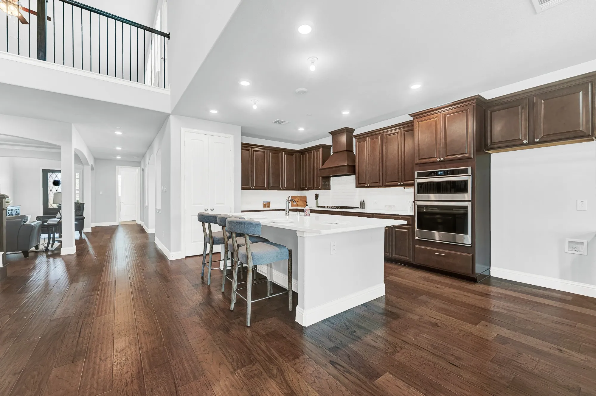 Single Family Residence For Sale in Dallas County , 295 Crystal Cove, Sunnyvale, Texas 75182, 6 Bedroom, 6 Bathroom, 3 Garage spaces, 4,800 Sqft, built in 2020, mls#21326828, Real Estate Agent in Sunnyvale, Homes For Sale in Dallas county, Homes For Sale in Sunnyvale, Realtor in Sunnyvale Texas, Real Estate Brokerage Independent Realty Texas, Luminita Cordes Realtor