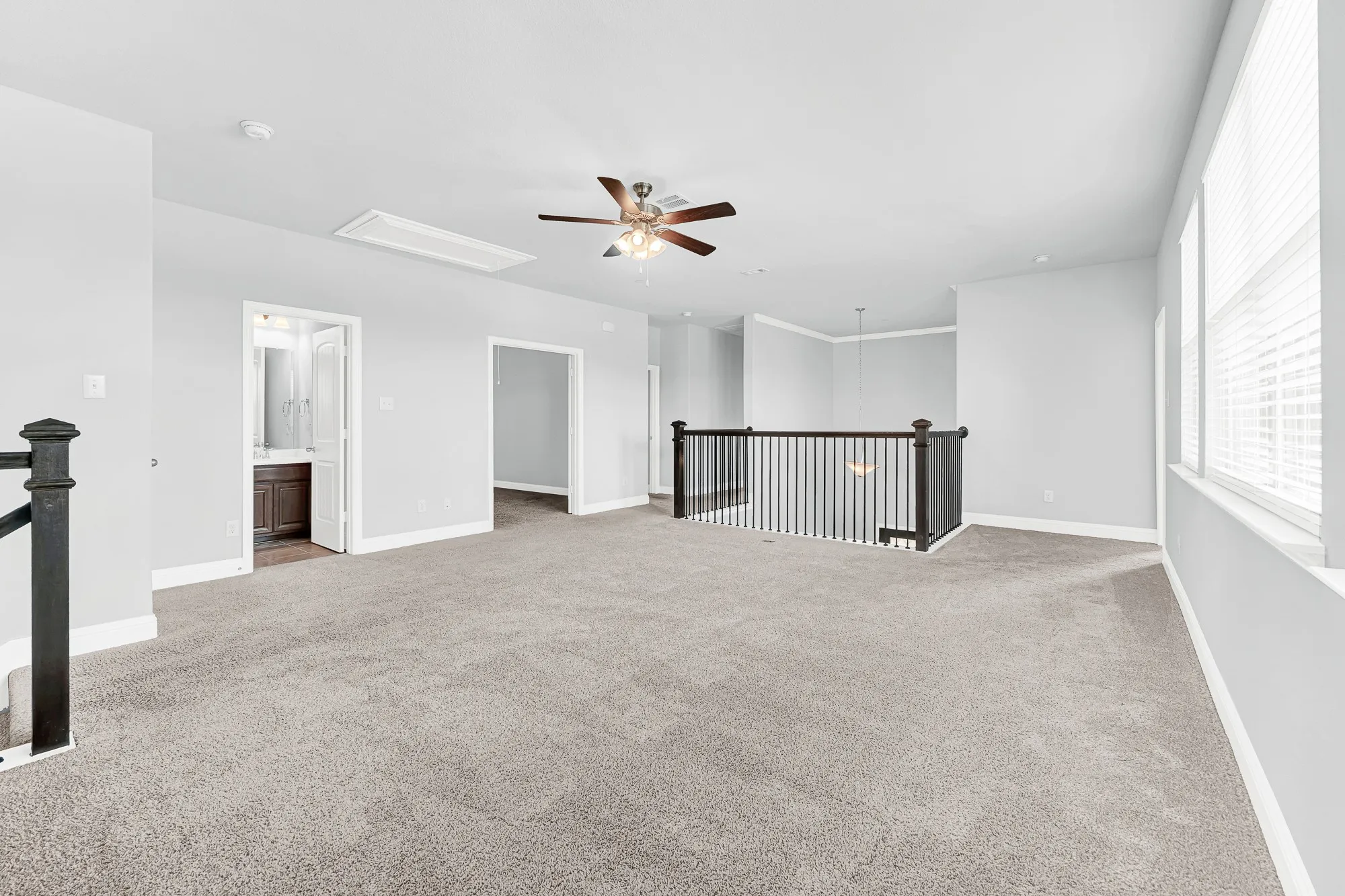Single Family Residence For Sale in Dallas County , 295 Crystal Cove, Sunnyvale, Texas 75182, 6 Bedroom, 6 Bathroom, 3 Garage spaces, 4,800 Sqft, built in 2020, mls#21326828, Real Estate Agent in Sunnyvale, Homes For Sale in Dallas county, Homes For Sale in Sunnyvale, Realtor in Sunnyvale Texas, Real Estate Brokerage Independent Realty Texas, Luminita Cordes Realtor