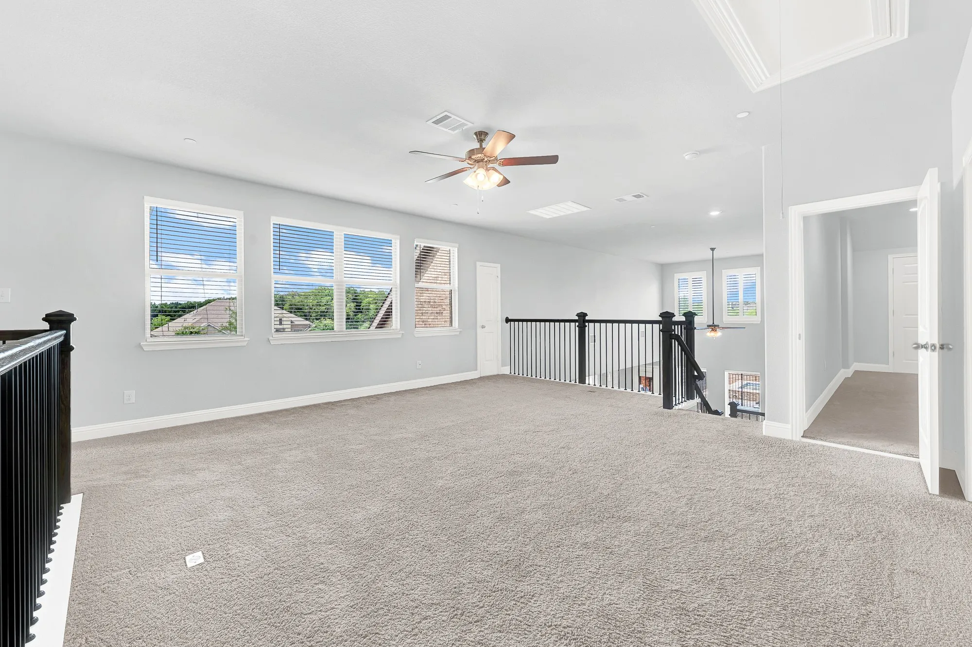 Single Family Residence For Sale in Dallas County , 295 Crystal Cove, Sunnyvale, Texas 75182, 6 Bedroom, 6 Bathroom, 3 Garage spaces, 4,800 Sqft, built in 2020, mls#21326828, Real Estate Agent in Sunnyvale, Homes For Sale in Dallas county, Homes For Sale in Sunnyvale, Realtor in Sunnyvale Texas, Real Estate Brokerage Independent Realty Texas, Luminita Cordes Realtor