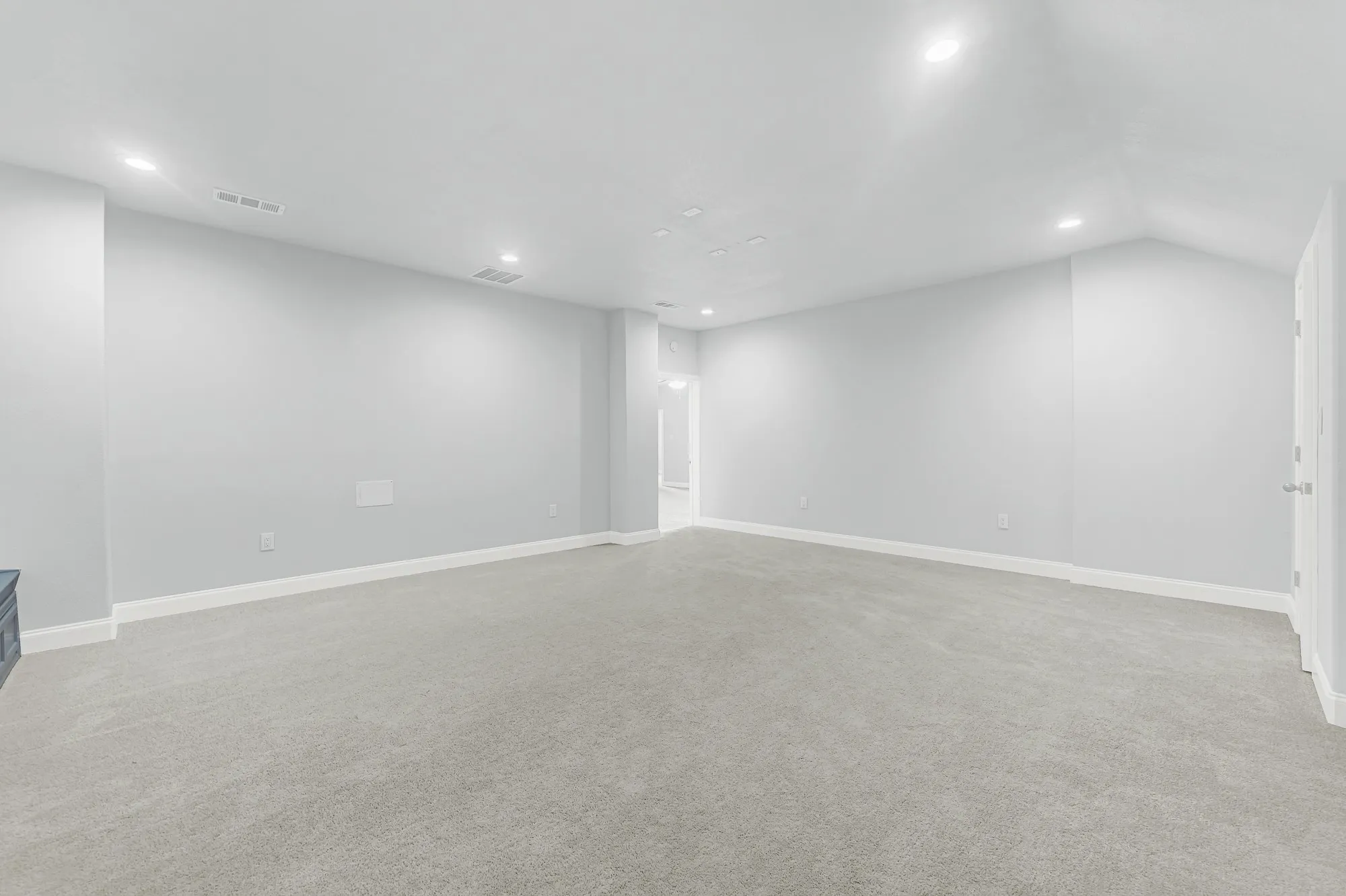 Single Family Residence For Sale in Dallas County , 295 Crystal Cove, Sunnyvale, Texas 75182, 6 Bedroom, 6 Bathroom, 3 Garage spaces, 4,800 Sqft, built in 2020, mls#21326828, Real Estate Agent in Sunnyvale, Homes For Sale in Dallas county, Homes For Sale in Sunnyvale, Realtor in Sunnyvale Texas, Real Estate Brokerage Independent Realty Texas, Luminita Cordes Realtor