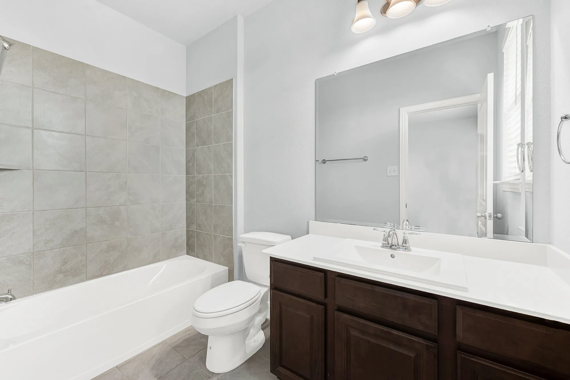 Single Family Residence For Sale in Dallas County , 295 Crystal Cove, Sunnyvale, Texas 75182, 6 Bedroom, 6 Bathroom, 3 Garage spaces, 4,800 Sqft, built in 2020, mls#21326828, Real Estate Agent in Sunnyvale, Homes For Sale in Dallas county, Homes For Sale in Sunnyvale, Realtor in Sunnyvale Texas, Real Estate Brokerage Independent Realty Texas, Luminita Cordes Realtor