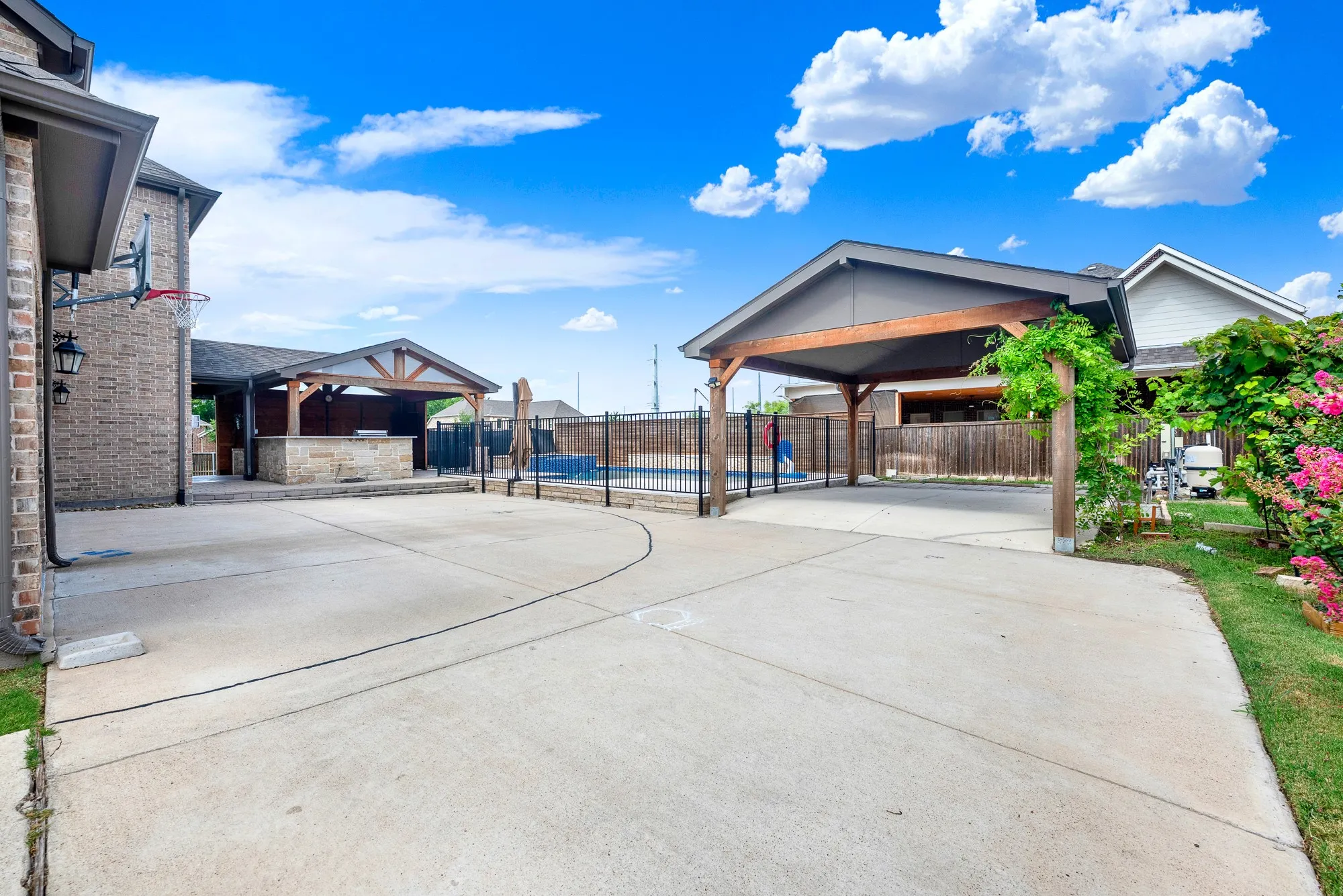 Single Family Residence For Sale in Dallas County , 295 Crystal Cove, Sunnyvale, Texas 75182, 6 Bedroom, 6 Bathroom, 3 Garage spaces, 4,800 Sqft, built in 2020, mls#21326828, Real Estate Agent in Sunnyvale, Homes For Sale in Dallas county, Homes For Sale in Sunnyvale, Realtor in Sunnyvale Texas, Real Estate Brokerage Independent Realty Texas, Luminita Cordes Realtor