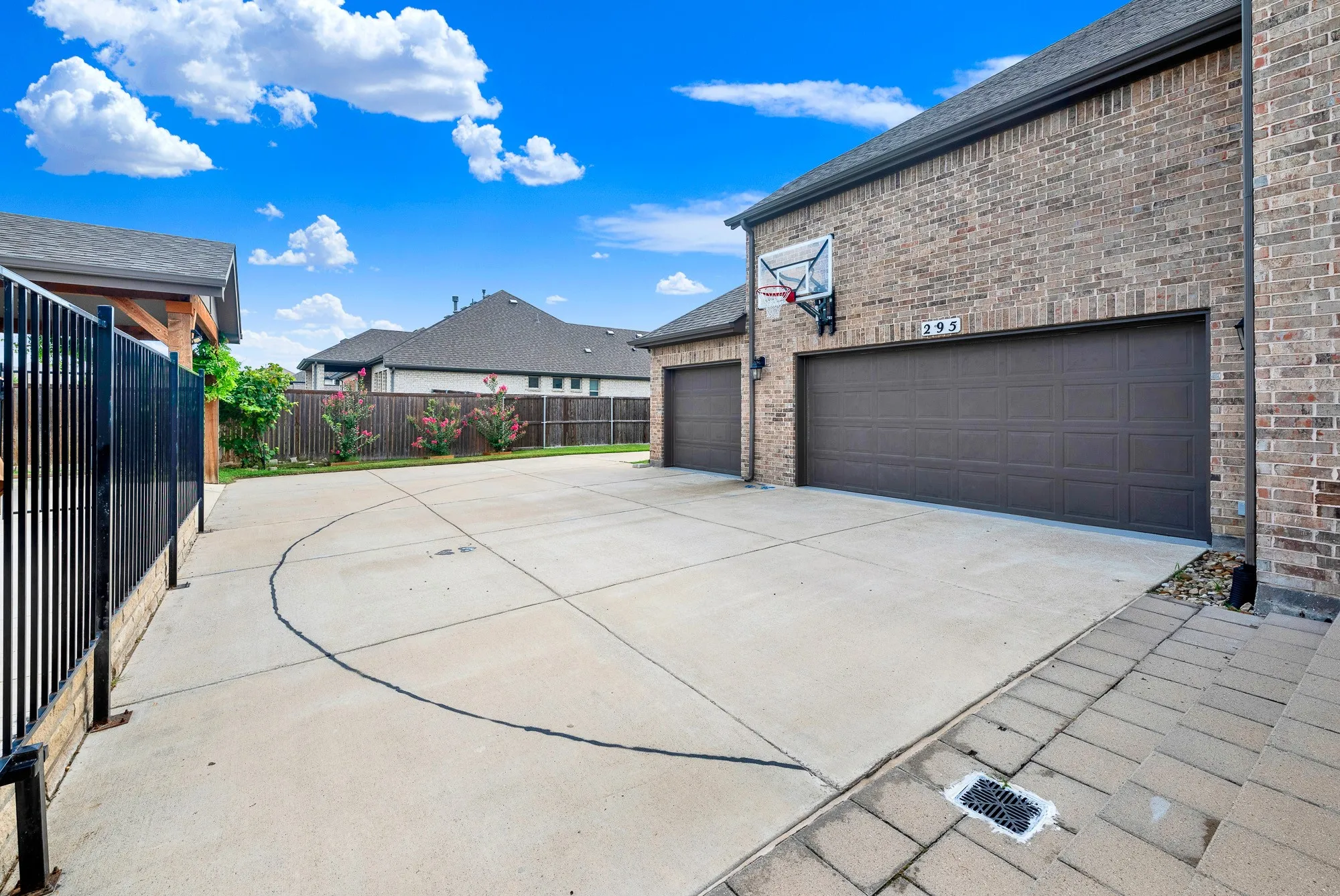 Single Family Residence For Sale in Dallas County , 295 Crystal Cove, Sunnyvale, Texas 75182, 6 Bedroom, 6 Bathroom, 3 Garage spaces, 4,800 Sqft, built in 2020, mls#21326828, Real Estate Agent in Sunnyvale, Homes For Sale in Dallas county, Homes For Sale in Sunnyvale, Realtor in Sunnyvale Texas, Real Estate Brokerage Independent Realty Texas, Luminita Cordes Realtor