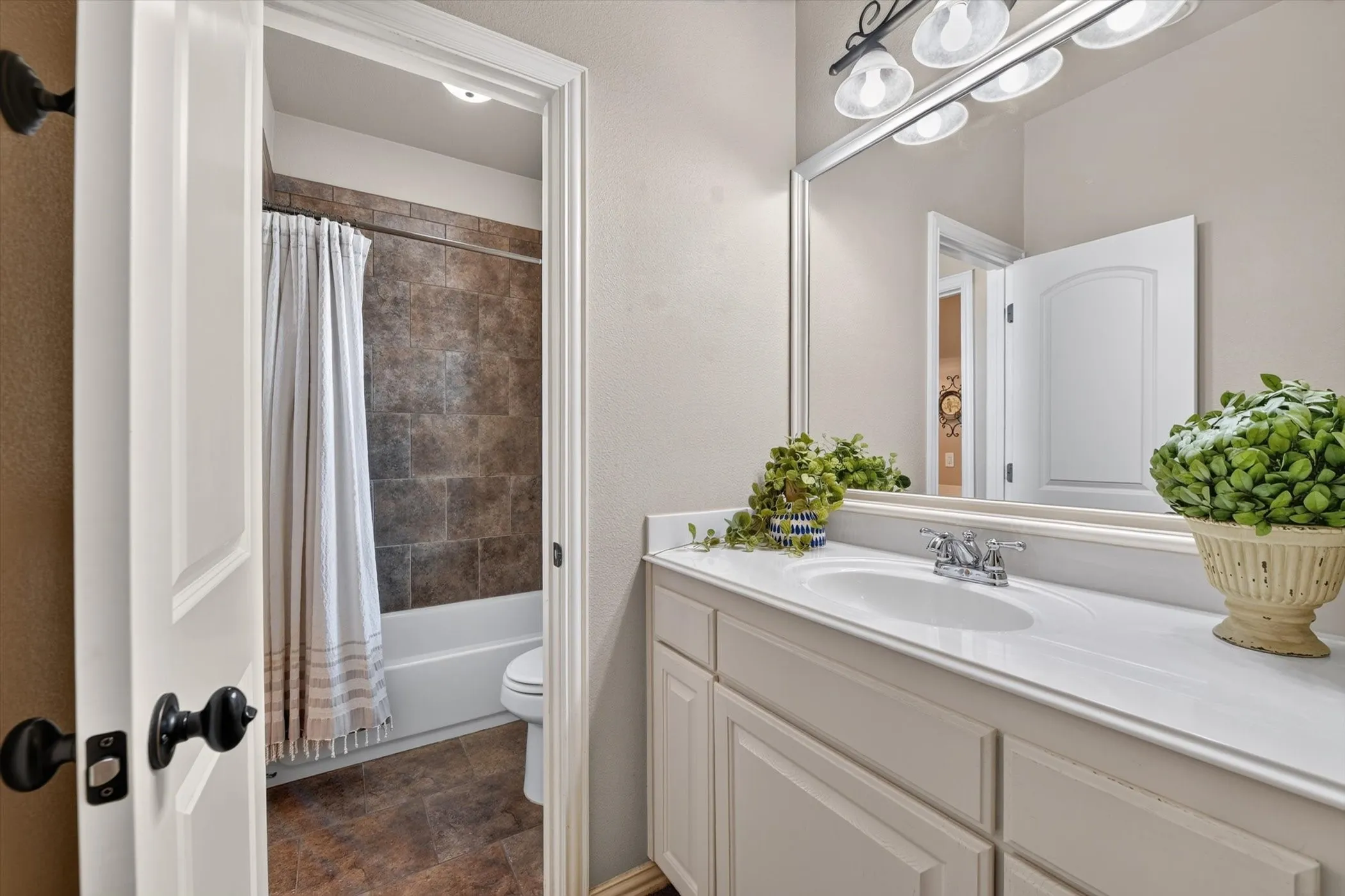 Single Family Residence For Sale in Johnson County , 1200 Madera Drive, Burleson, Texas 76028, 4 Bedroom, 4 Bathroom, 3 Garage spaces, 3,732 Sqft, built in 2010, mls#21331330, Real Estate Agent in Burleson, Homes For Sale in Johnson county, Homes For Sale in Burleson, Realtor in Burleson Texas, Real Estate Brokerage Independent Realty Texas, Luminita Cordes Realtor