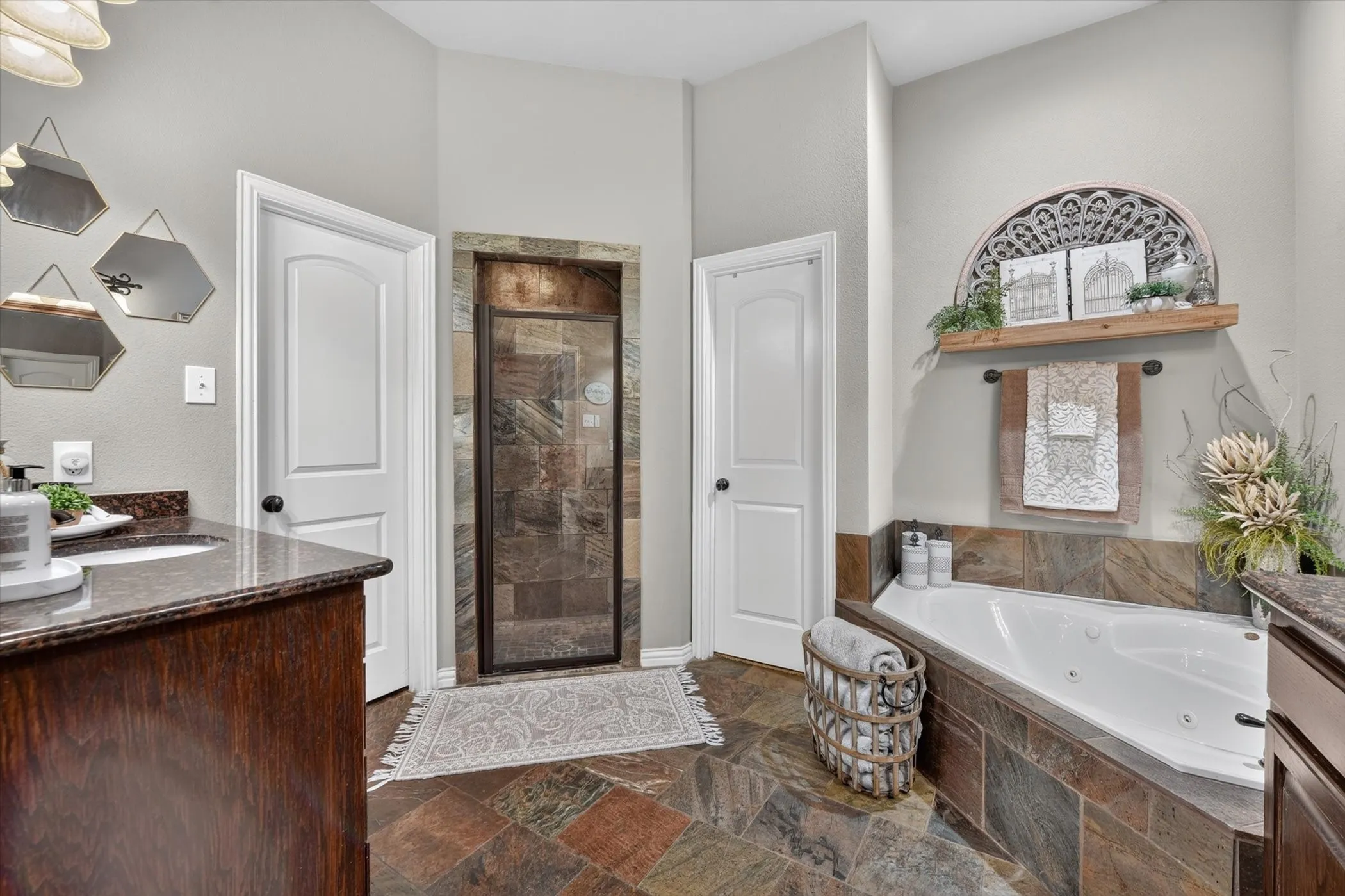 Single Family Residence For Sale in Johnson County , 1200 Madera Drive, Burleson, Texas 76028, 4 Bedroom, 4 Bathroom, 3 Garage spaces, 3,732 Sqft, built in 2010, mls#21331330, Real Estate Agent in Burleson, Homes For Sale in Johnson county, Homes For Sale in Burleson, Realtor in Burleson Texas, Real Estate Brokerage Independent Realty Texas, Luminita Cordes Realtor