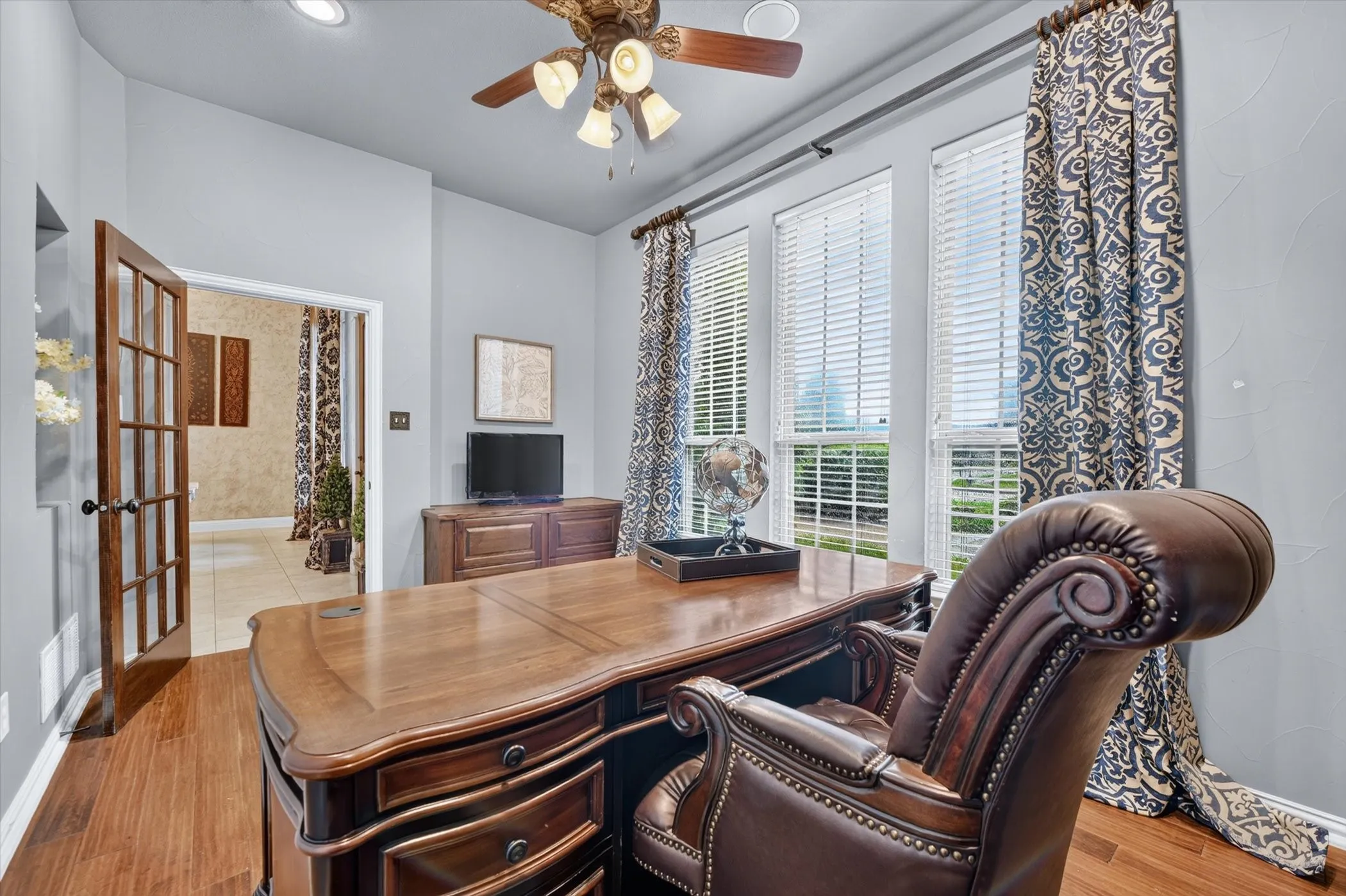 Single Family Residence For Sale in Johnson County , 1200 Madera Drive, Burleson, Texas 76028, 4 Bedroom, 4 Bathroom, 3 Garage spaces, 3,732 Sqft, built in 2010, mls#21331330, Real Estate Agent in Burleson, Homes For Sale in Johnson county, Homes For Sale in Burleson, Realtor in Burleson Texas, Real Estate Brokerage Independent Realty Texas, Luminita Cordes Realtor