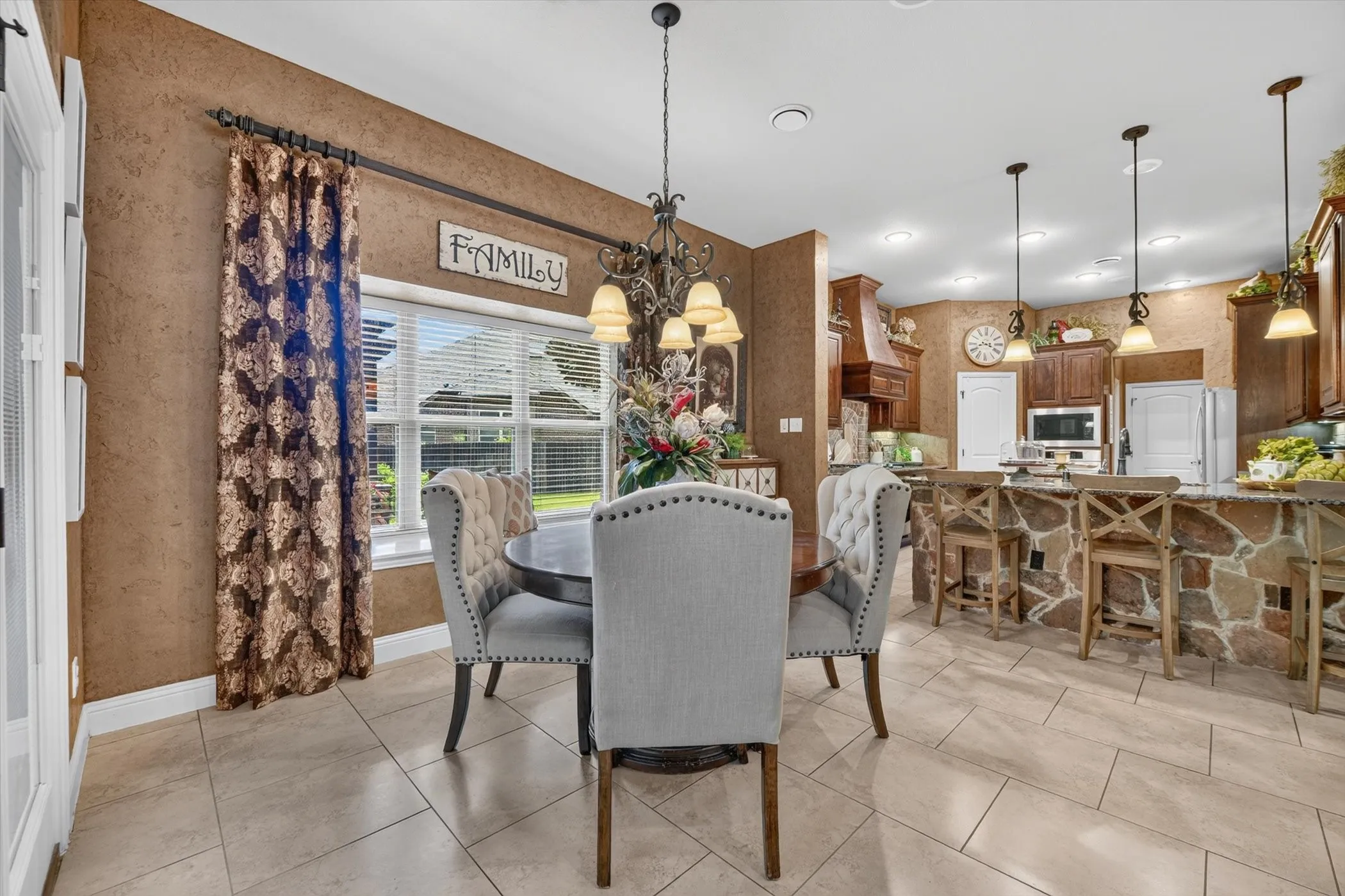 Single Family Residence For Sale in Johnson County , 1200 Madera Drive, Burleson, Texas 76028, 4 Bedroom, 4 Bathroom, 3 Garage spaces, 3,732 Sqft, built in 2010, mls#21331330, Real Estate Agent in Burleson, Homes For Sale in Johnson county, Homes For Sale in Burleson, Realtor in Burleson Texas, Real Estate Brokerage Independent Realty Texas, Luminita Cordes Realtor