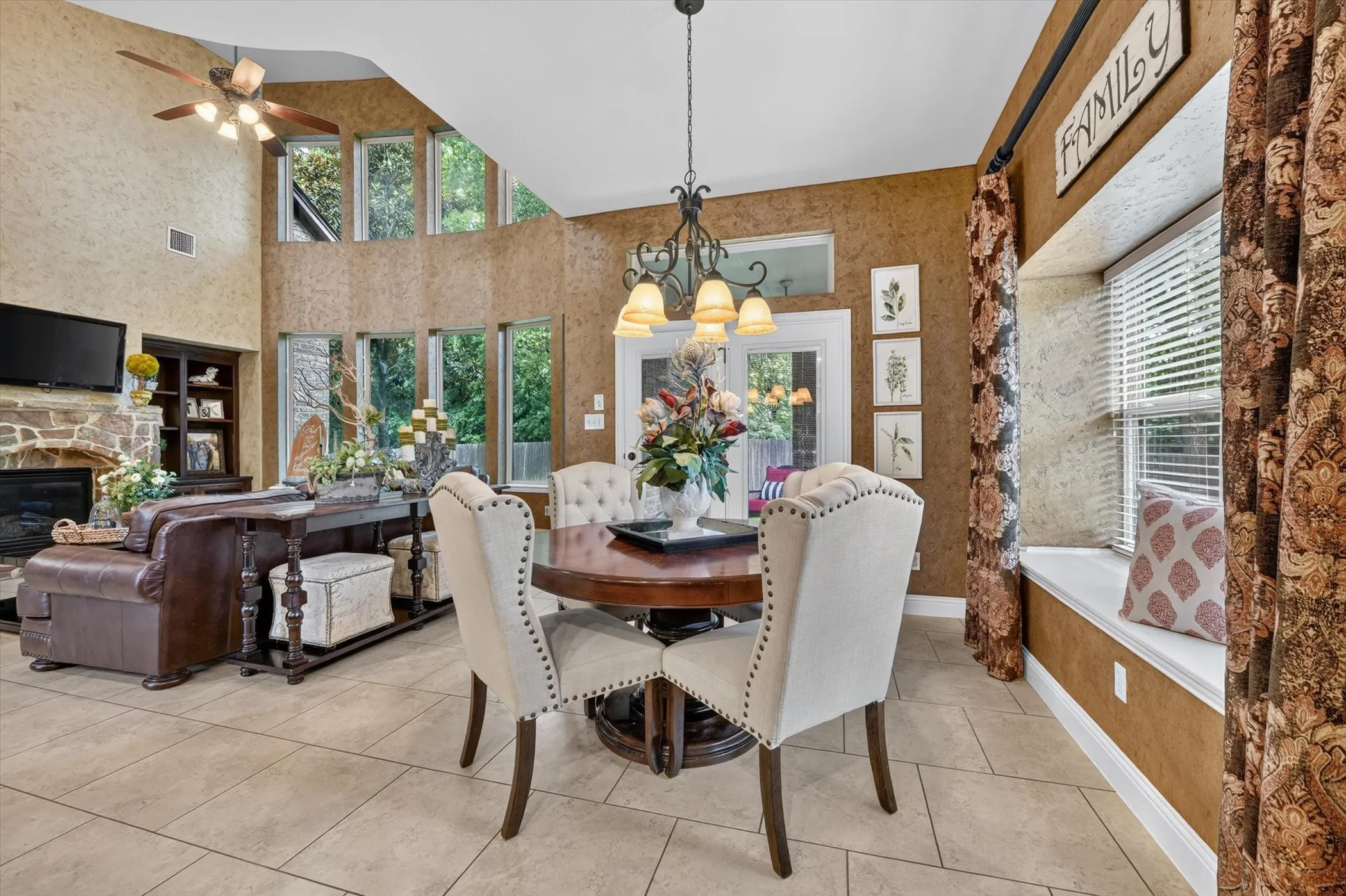 Single Family Residence For Sale in Johnson County , 1200 Madera Drive, Burleson, Texas 76028, 4 Bedroom, 4 Bathroom, 3 Garage spaces, 3,732 Sqft, built in 2010, mls#21331330, Real Estate Agent in Burleson, Homes For Sale in Johnson county, Homes For Sale in Burleson, Realtor in Burleson Texas, Real Estate Brokerage Independent Realty Texas, Luminita Cordes Realtor