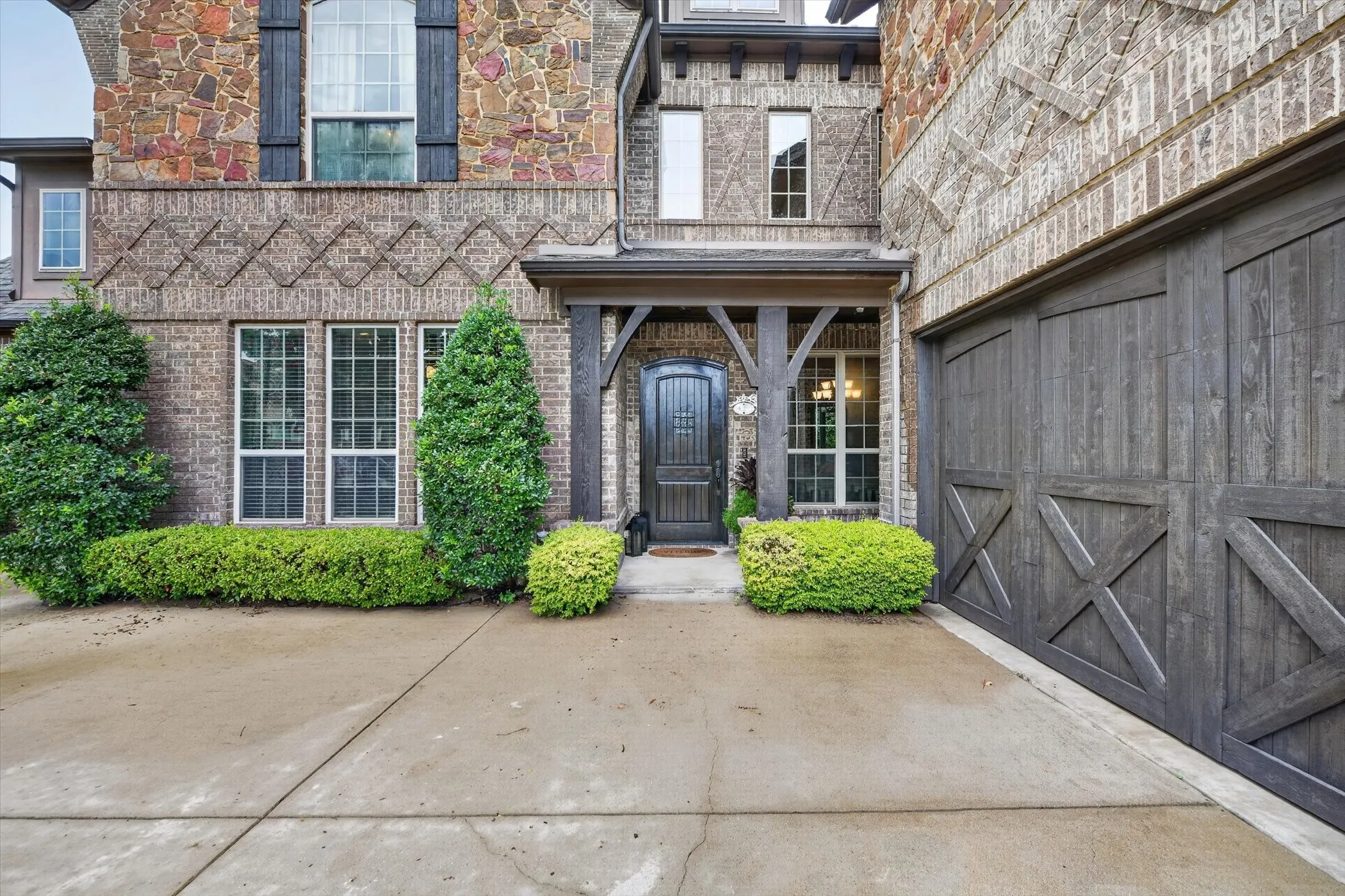 Single Family Residence For Sale in Johnson County , 1200 Madera Drive, Burleson, Texas 76028, 4 Bedroom, 4 Bathroom, 3 Garage spaces, 3,732 Sqft, built in 2010, mls#21331330, Real Estate Agent in Burleson, Homes For Sale in Johnson county, Homes For Sale in Burleson, Realtor in Burleson Texas, Real Estate Brokerage Independent Realty Texas, Luminita Cordes Realtor