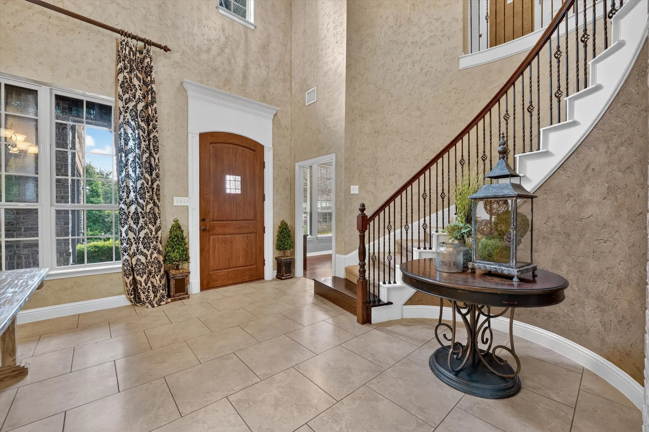 Single Family Residence For Sale in Johnson County , 1200 Madera Drive, Burleson, Texas 76028, 4 Bedroom, 4 Bathroom, 3 Garage spaces, 3,732 Sqft, built in 2010, mls#21331330, Real Estate Agent in Burleson, Homes For Sale in Johnson county, Homes For Sale in Burleson, Realtor in Burleson Texas, Real Estate Brokerage Independent Realty Texas, Luminita Cordes Realtor