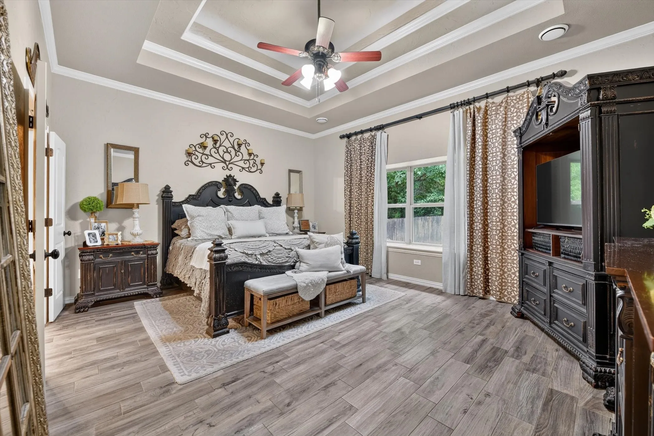 Single Family Residence For Sale in Johnson County , 1200 Madera Drive, Burleson, Texas 76028, 4 Bedroom, 4 Bathroom, 3 Garage spaces, 3,732 Sqft, built in 2010, mls#21331330, Real Estate Agent in Burleson, Homes For Sale in Johnson county, Homes For Sale in Burleson, Realtor in Burleson Texas, Real Estate Brokerage Independent Realty Texas, Luminita Cordes Realtor