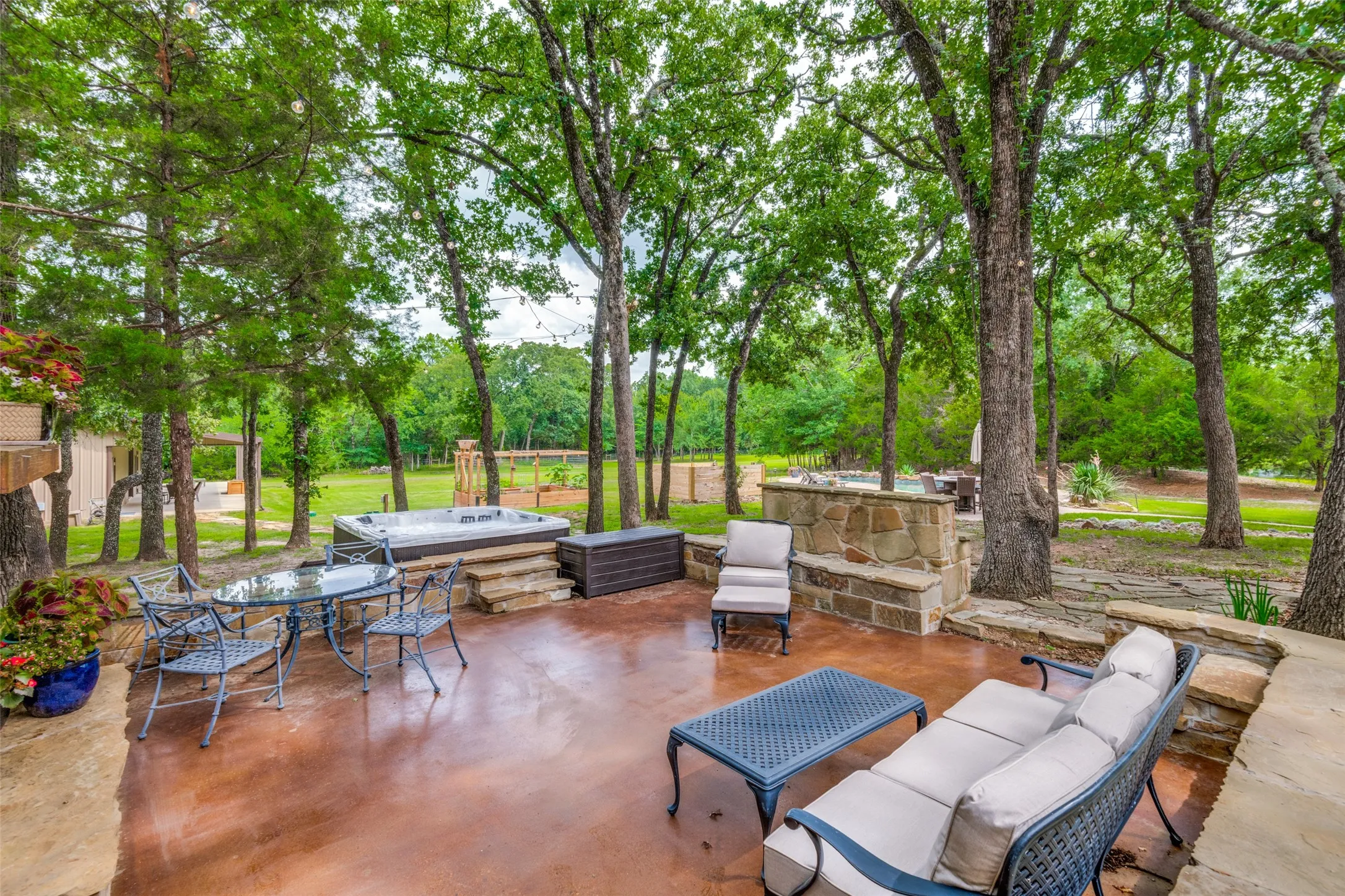 Single Family Residence For Sale in Hunt County , 9011 Texas Trail, Terrell, Texas 75160, 3 Bedroom, 3 Bathroom, 3 Garage spaces, 2,863 Sqft, built in 2003, mls#21307702, Real Estate Agent in Terrell, Homes For Sale in Hunt county, Homes For Sale in Terrell, Realtor in Terrell Texas, Real Estate Brokerage Independent Realty Texas, Luminita Cordes Realtor