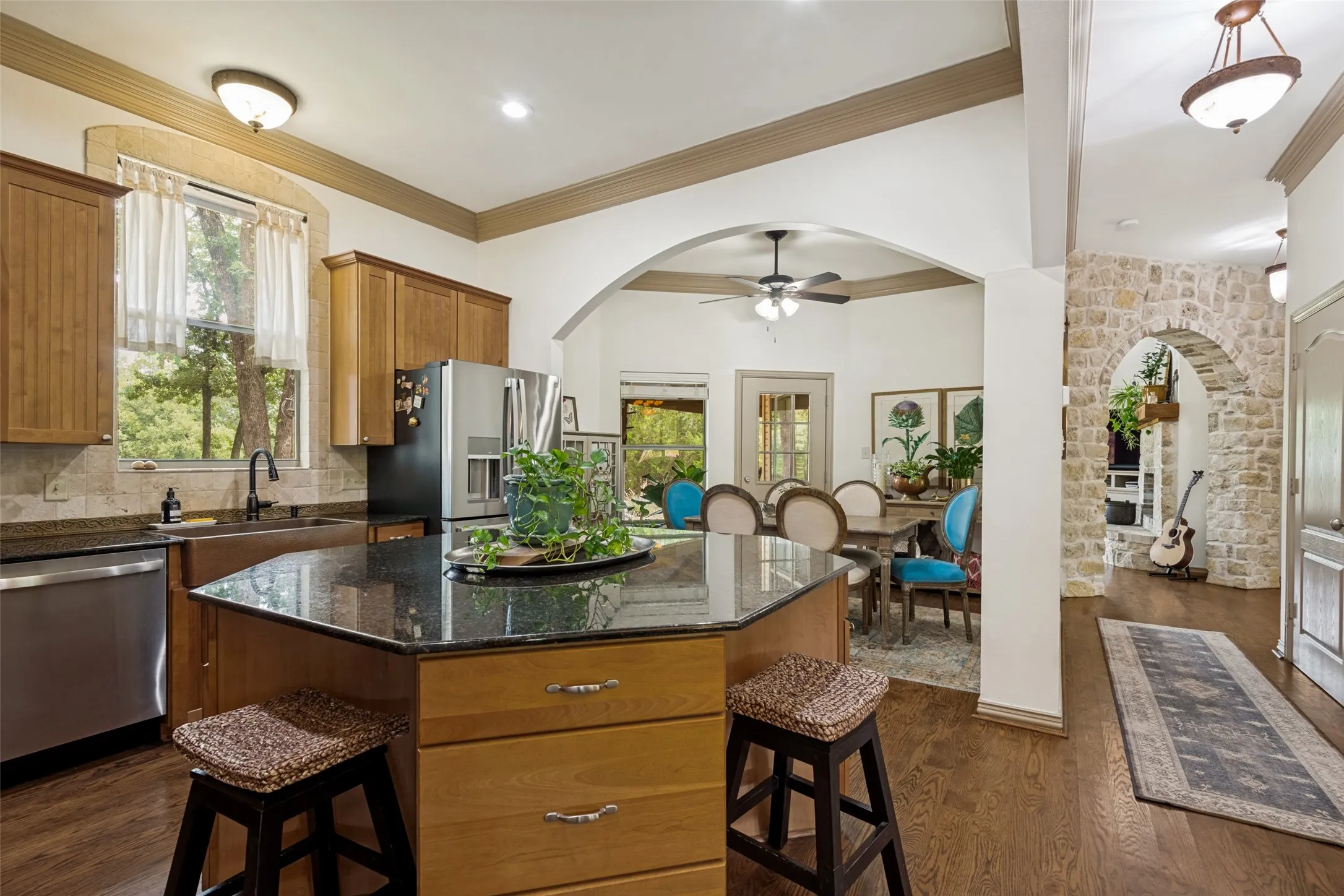 Single Family Residence For Sale in Hunt County , 9011 Texas Trail, Terrell, Texas 75160, 3 Bedroom, 3 Bathroom, 3 Garage spaces, 2,863 Sqft, built in 2003, mls#21307702, Real Estate Agent in Terrell, Homes For Sale in Hunt county, Homes For Sale in Terrell, Realtor in Terrell Texas, Real Estate Brokerage Independent Realty Texas, Luminita Cordes Realtor