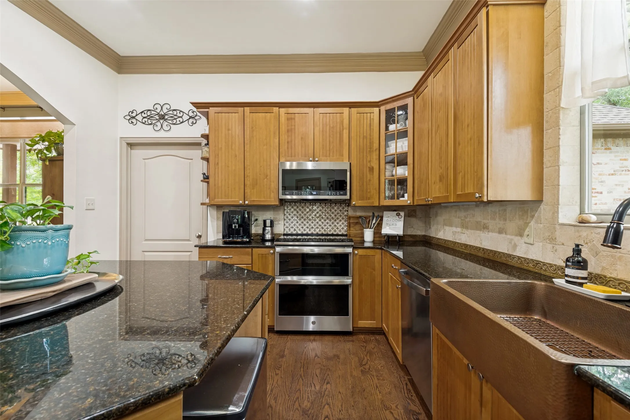 Single Family Residence For Sale in Hunt County , 9011 Texas Trail, Terrell, Texas 75160, 3 Bedroom, 3 Bathroom, 3 Garage spaces, 2,863 Sqft, built in 2003, mls#21307702, Real Estate Agent in Terrell, Homes For Sale in Hunt county, Homes For Sale in Terrell, Realtor in Terrell Texas, Real Estate Brokerage Independent Realty Texas, Luminita Cordes Realtor