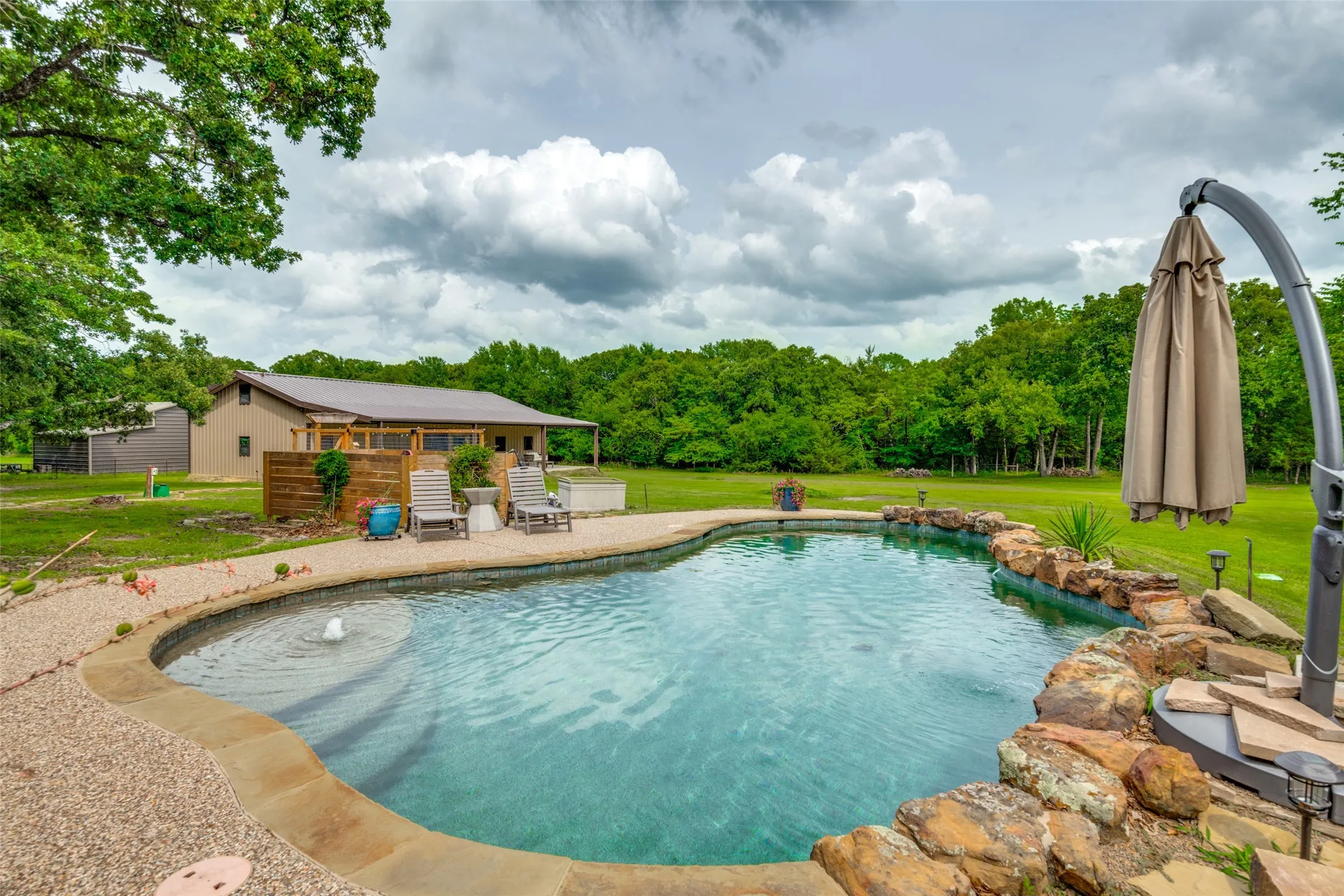 Single Family Residence For Sale in Hunt County , 9011 Texas Trail, Terrell, Texas 75160, 3 Bedroom, 3 Bathroom, 3 Garage spaces, 2,863 Sqft, built in 2003, mls#21307702, Real Estate Agent in Terrell, Homes For Sale in Hunt county, Homes For Sale in Terrell, Realtor in Terrell Texas, Real Estate Brokerage Independent Realty Texas, Luminita Cordes Realtor