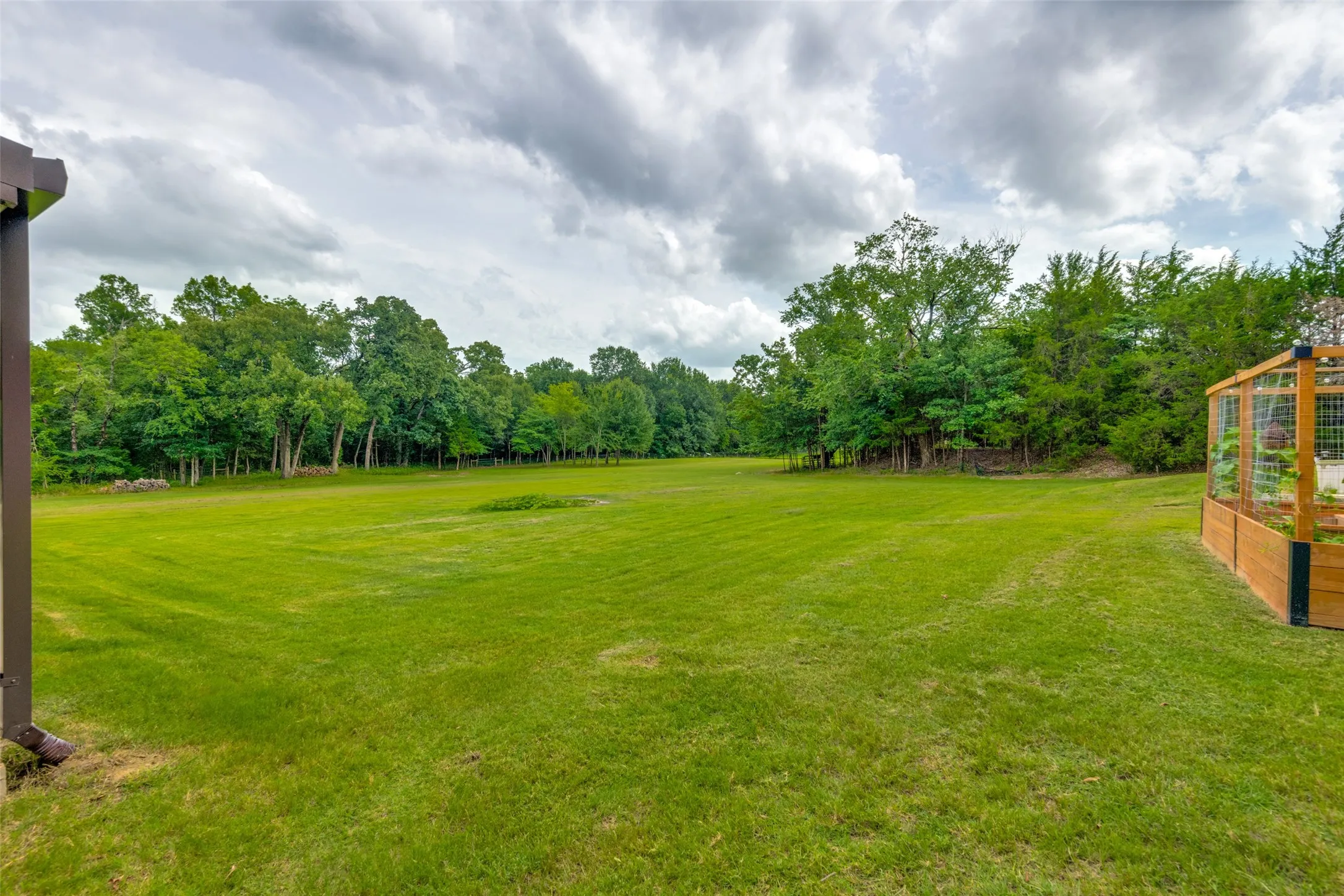 Single Family Residence For Sale in Hunt County , 9011 Texas Trail, Terrell, Texas 75160, 3 Bedroom, 3 Bathroom, 3 Garage spaces, 2,863 Sqft, built in 2003, mls#21307702, Real Estate Agent in Terrell, Homes For Sale in Hunt county, Homes For Sale in Terrell, Realtor in Terrell Texas, Real Estate Brokerage Independent Realty Texas, Luminita Cordes Realtor