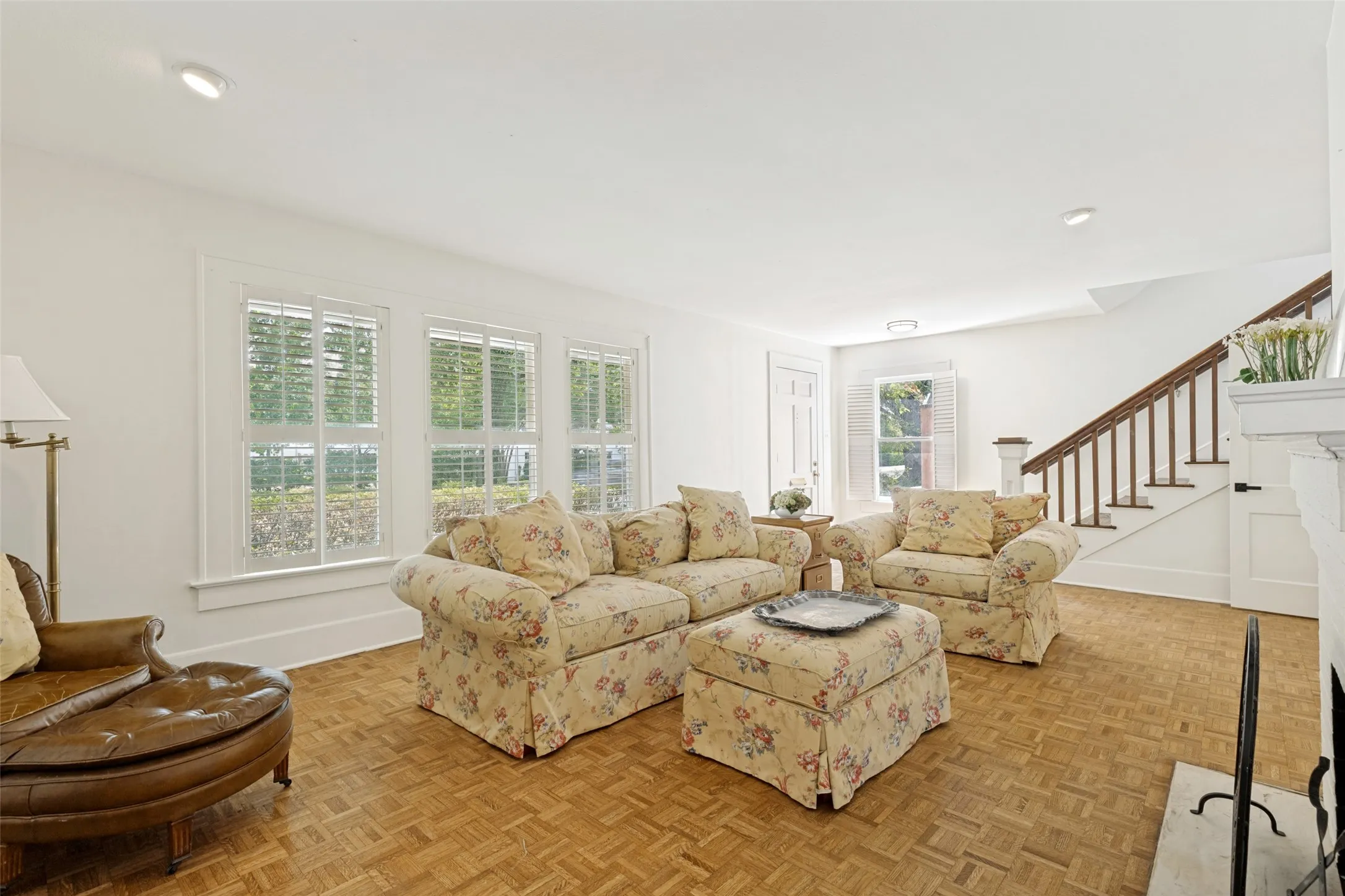 Single Family Residence For Rent in Dallas County , 3528 Mockingbird Lane, Highland Park, Texas 75205, 3 Bedroom, 3 Bathroom, Garage spaces, 3,335 Sqft, built in 1923, mls#21313762, Real Estate Agent in Highland Park, Homes For Rent in Dallas county, Homes For Rent in Highland Park, Realtor in Highland Park Texas, Real Estate Brokerage Independent Realty Texas, Luminita Cordes Realtor